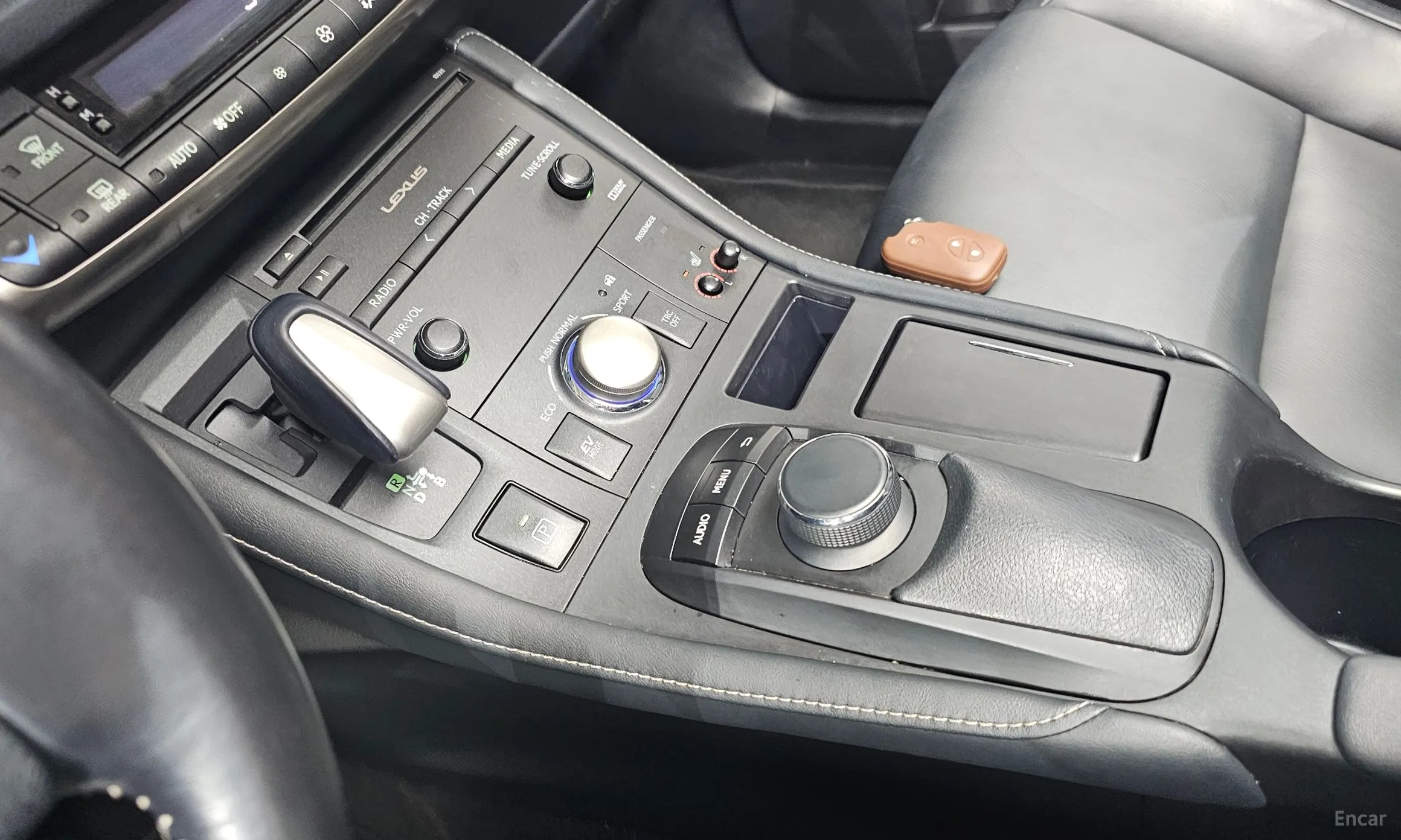 Lexus CT200h превью 9