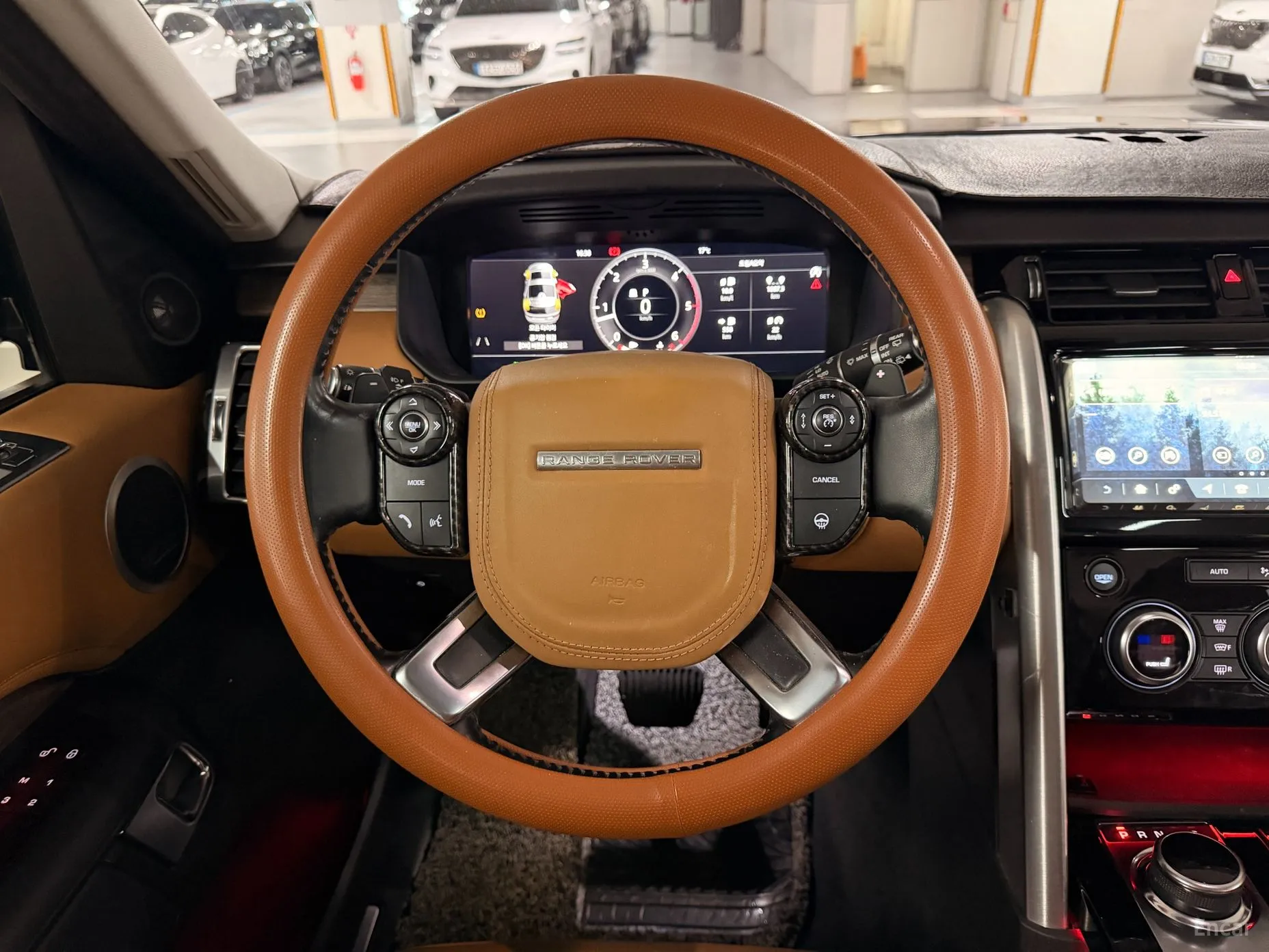 Land Rover Discovery 5 превью 12