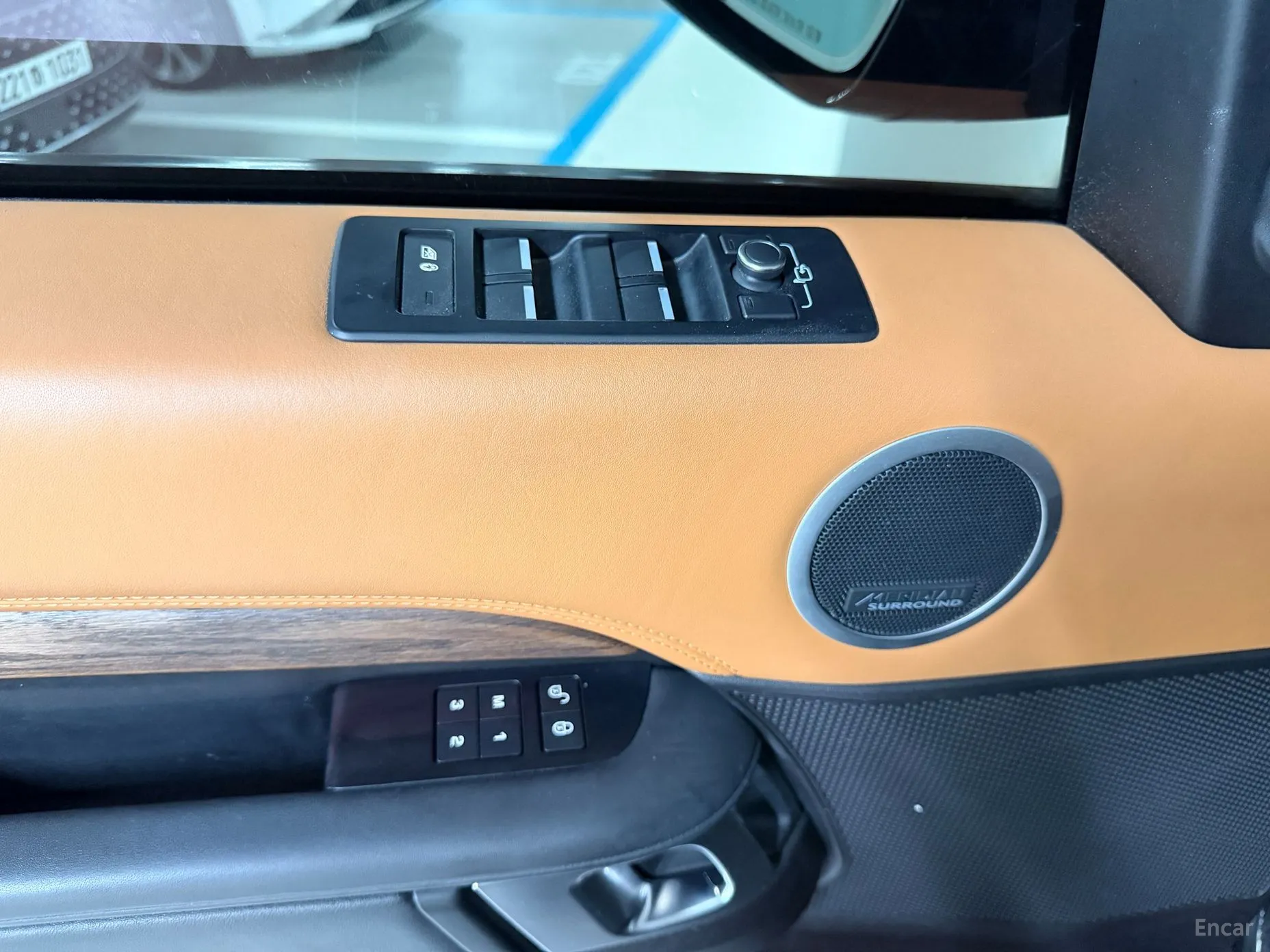Land Rover Discovery 5 превью 14