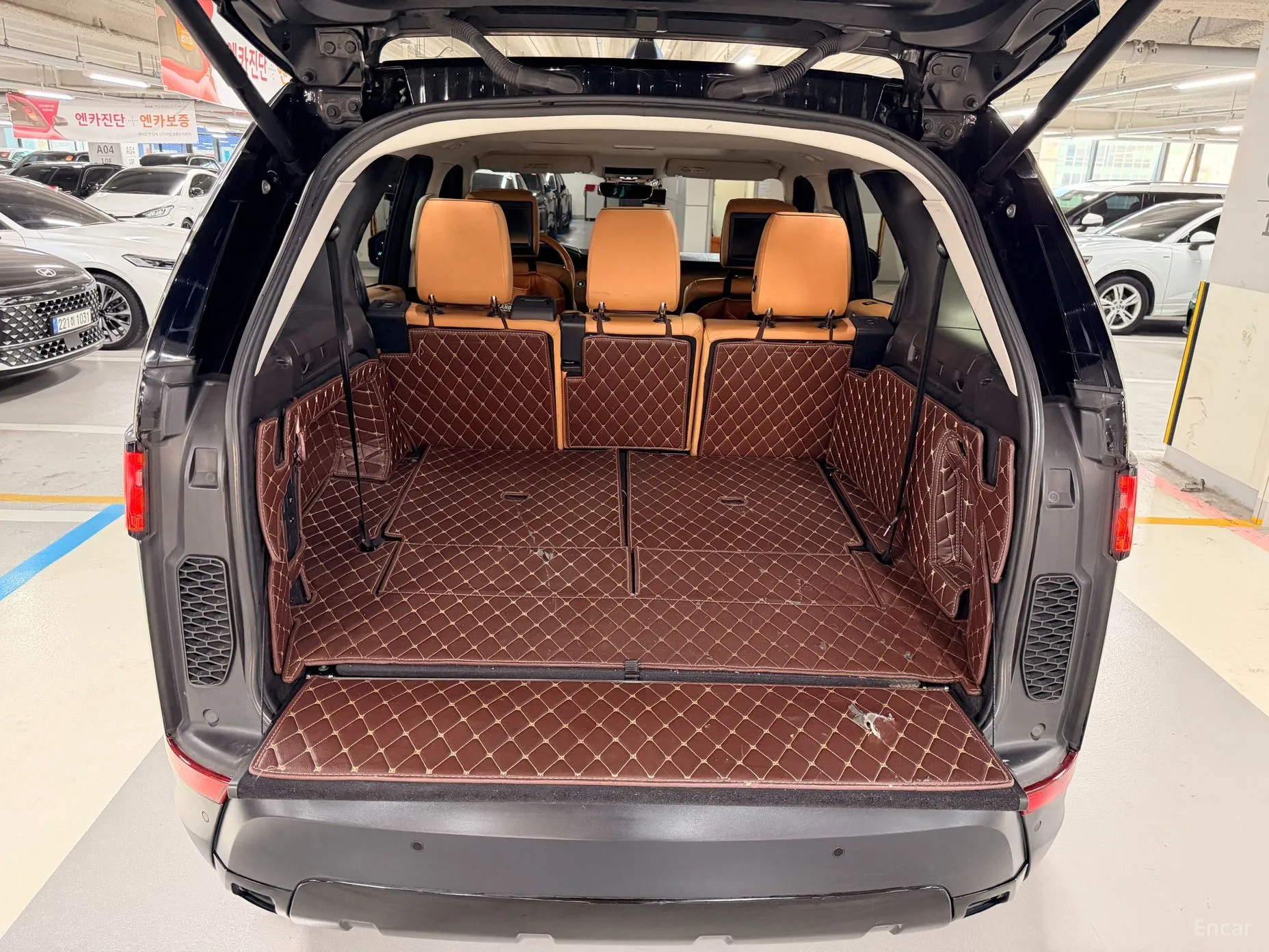 Land Rover Discovery 5 превью 19