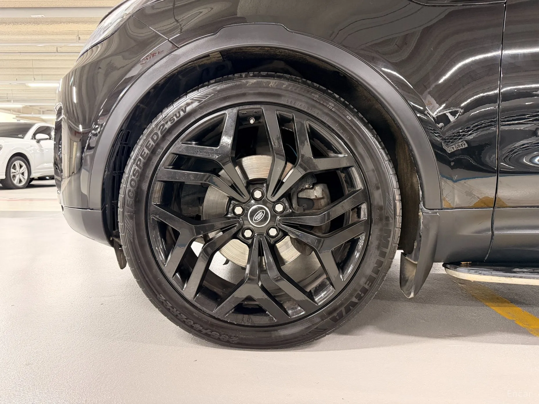 Land Rover Discovery 5 превью 20