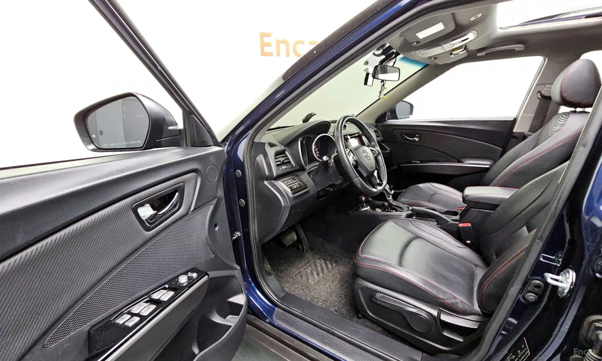KG Mobility (SsangYong) Tivoli Air превью 10