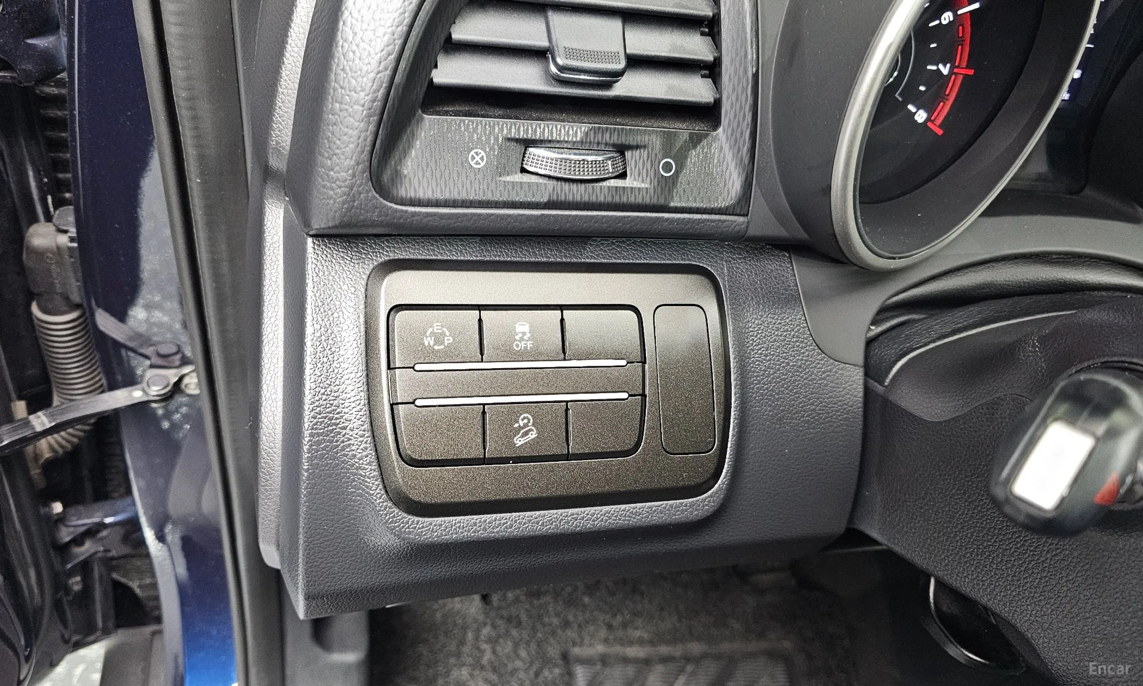 KG Mobility (SsangYong) Tivoli Air превью 14