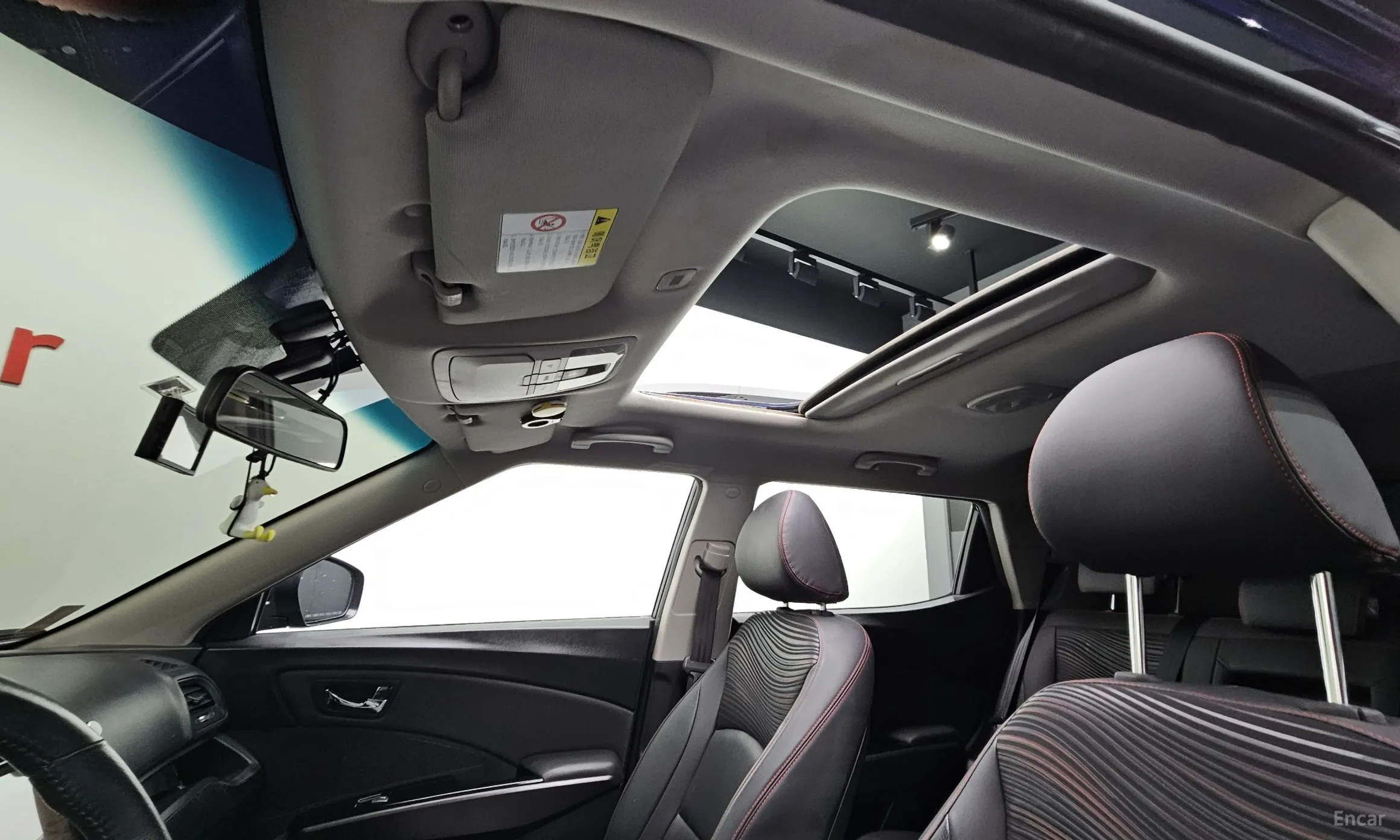 KG Mobility (SsangYong) Tivoli Air превью 18