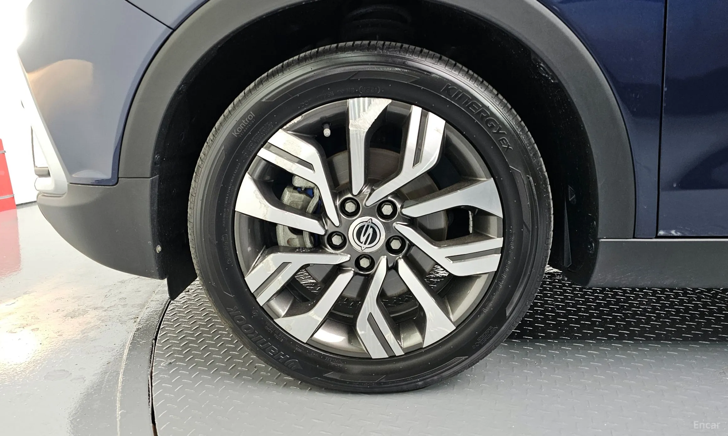 KG Mobility (SsangYong) Tivoli Air превью 5