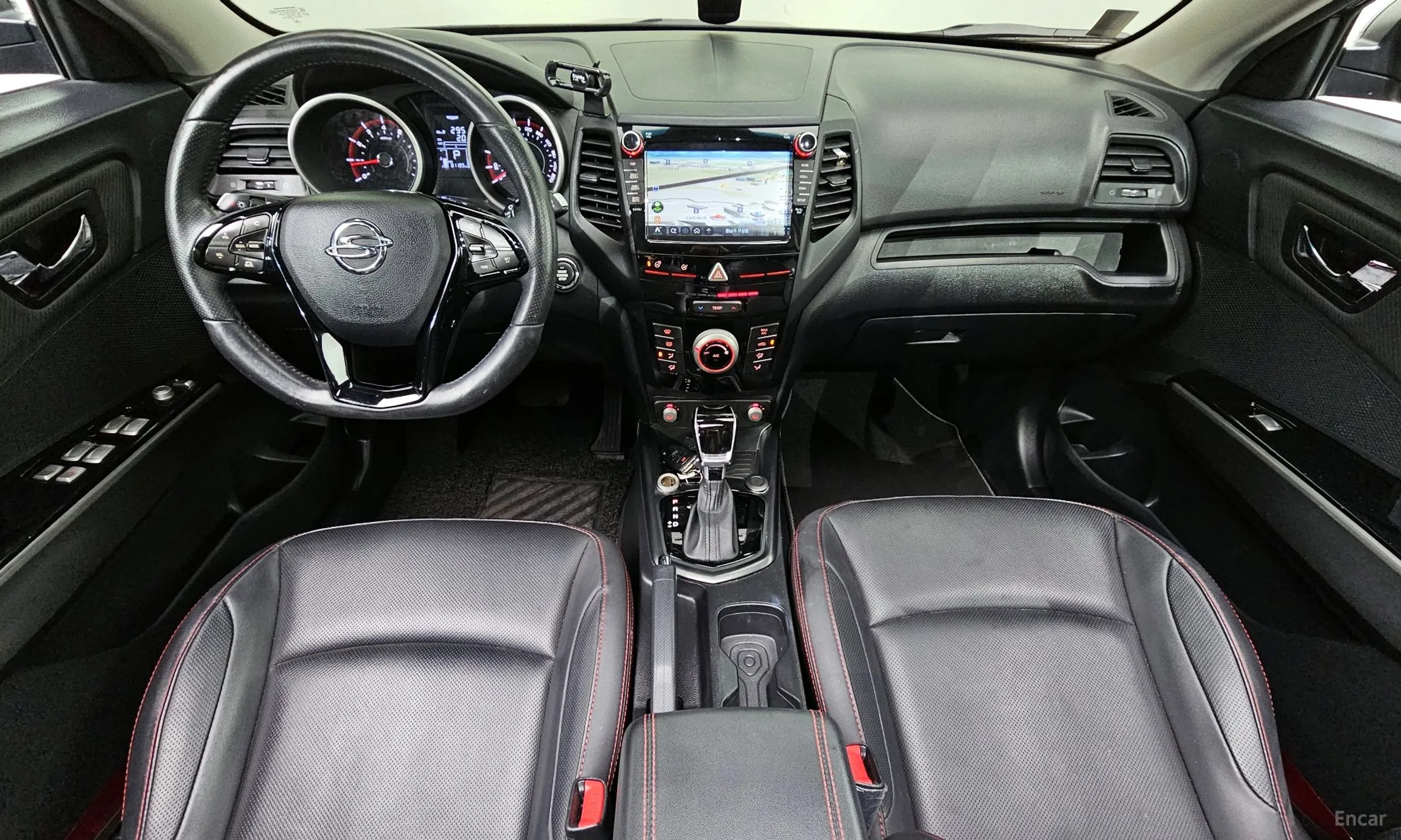 KG Mobility (SsangYong) Tivoli Air превью 7