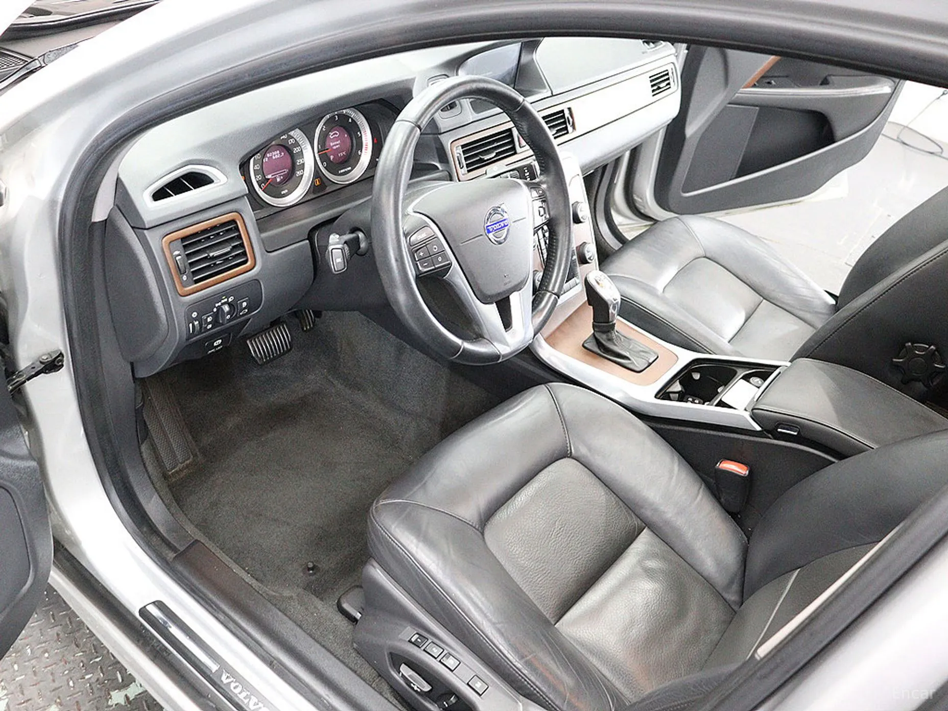 Volvo S80 превью 17