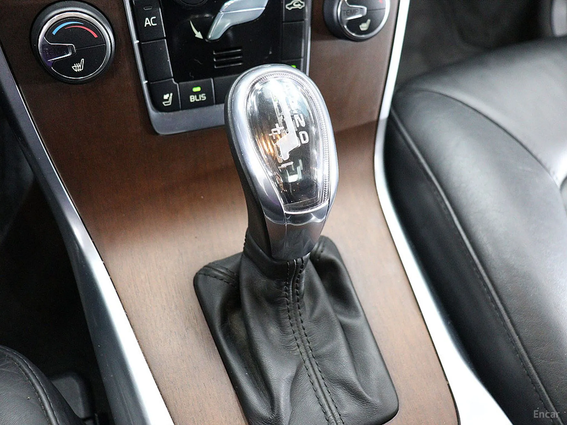 Volvo S80 превью 9