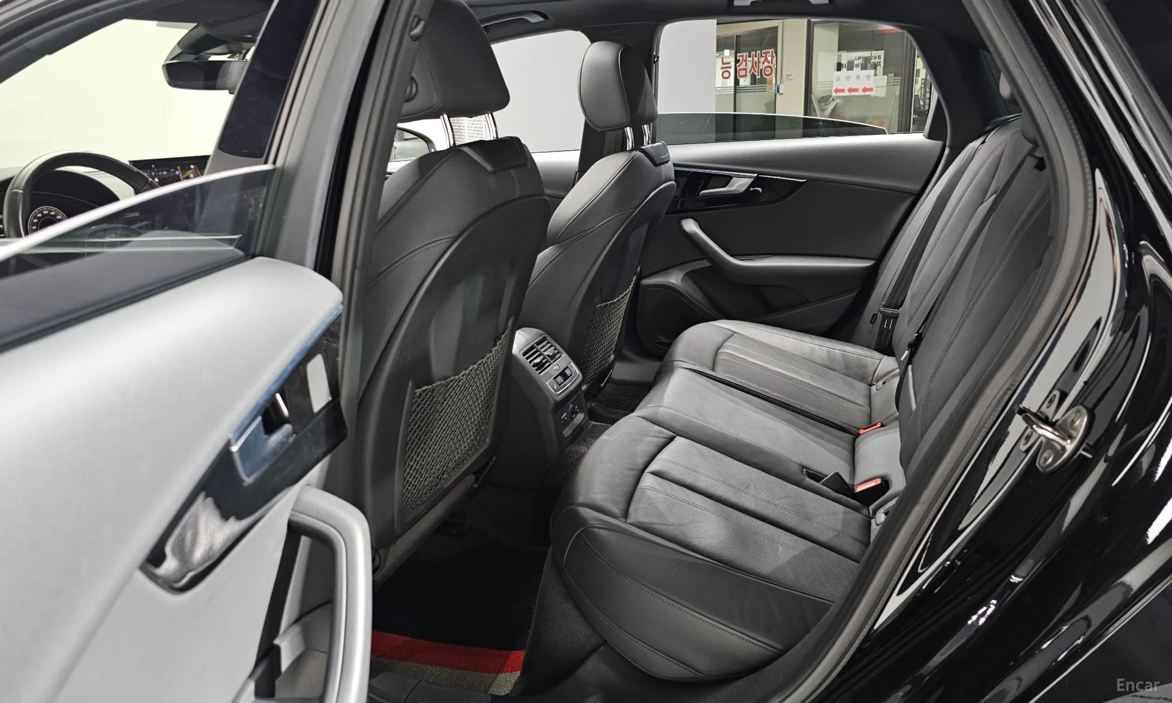 Audi A4 (B9) превью 12