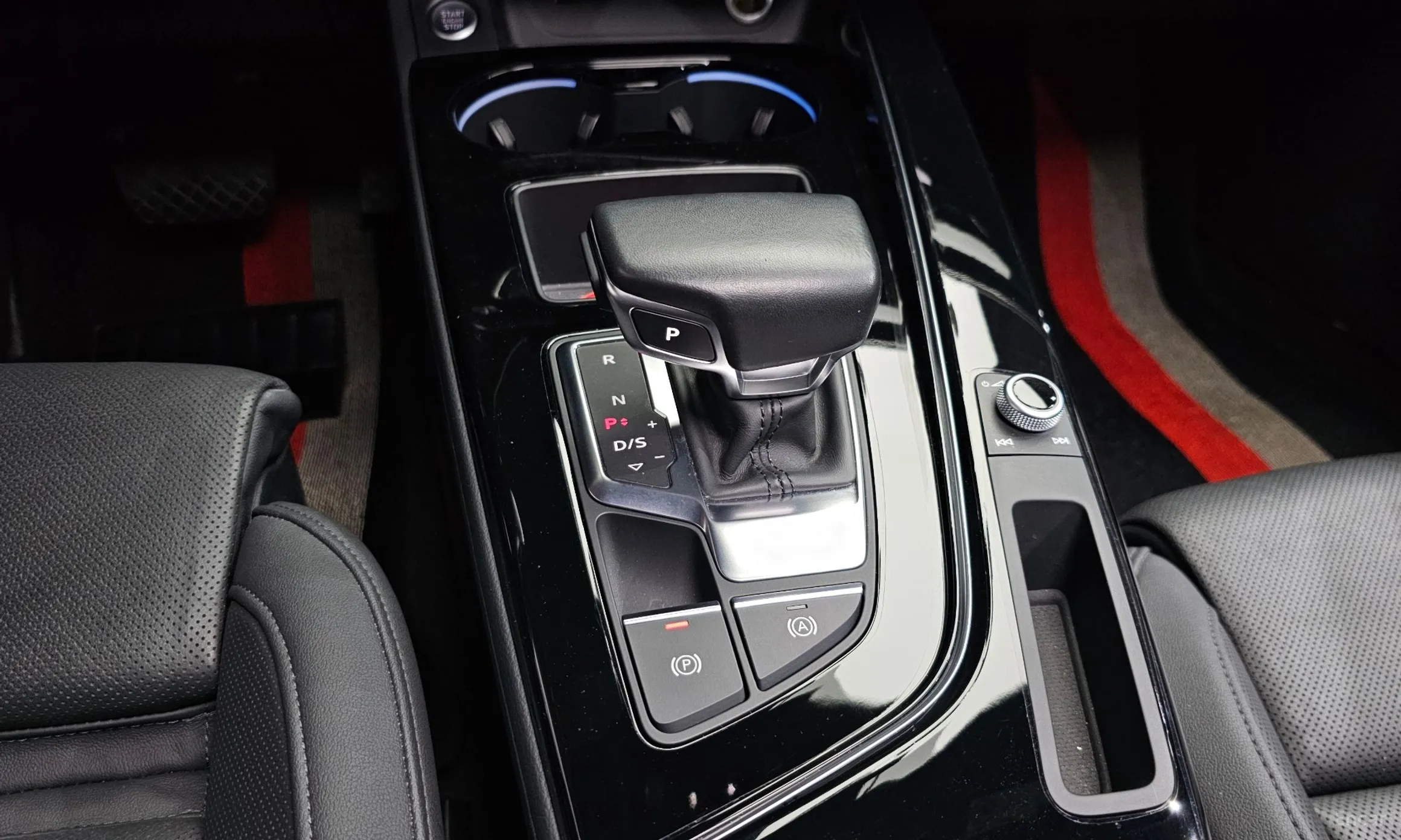 Audi A4 (B9) превью 9