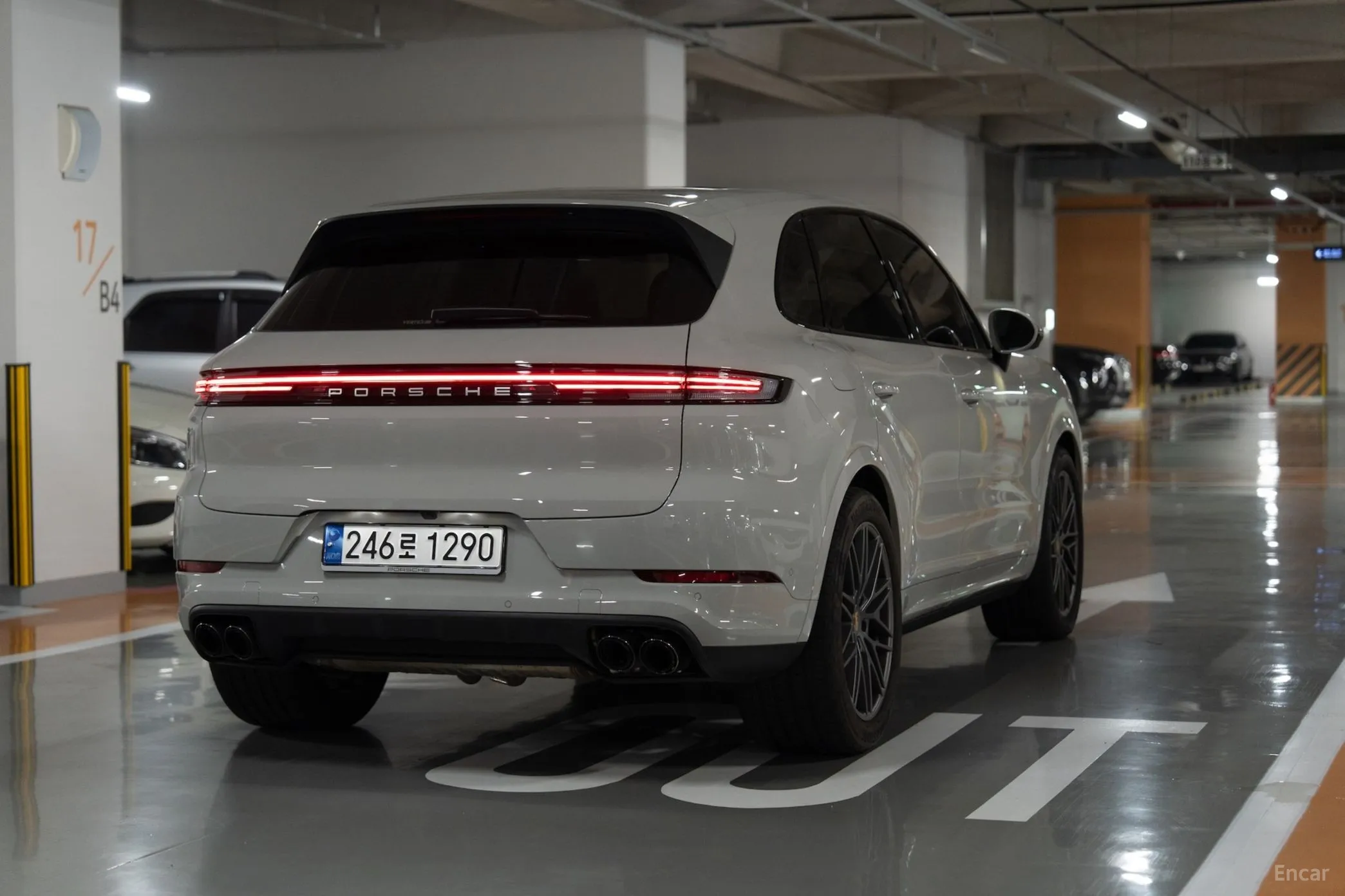 Porsche Cayenne (PO536) превью 15