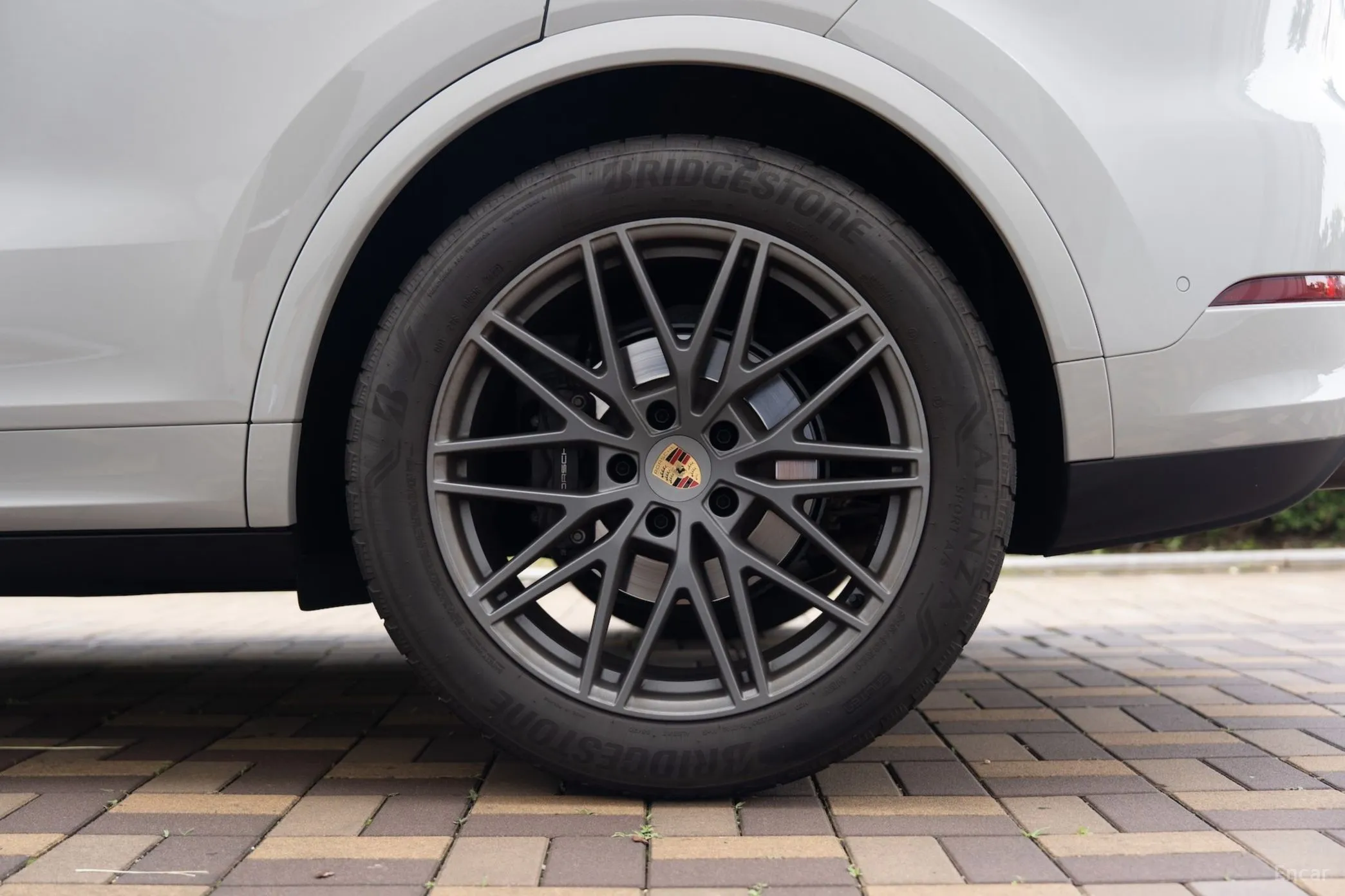 Porsche Cayenne (PO536) превью 6