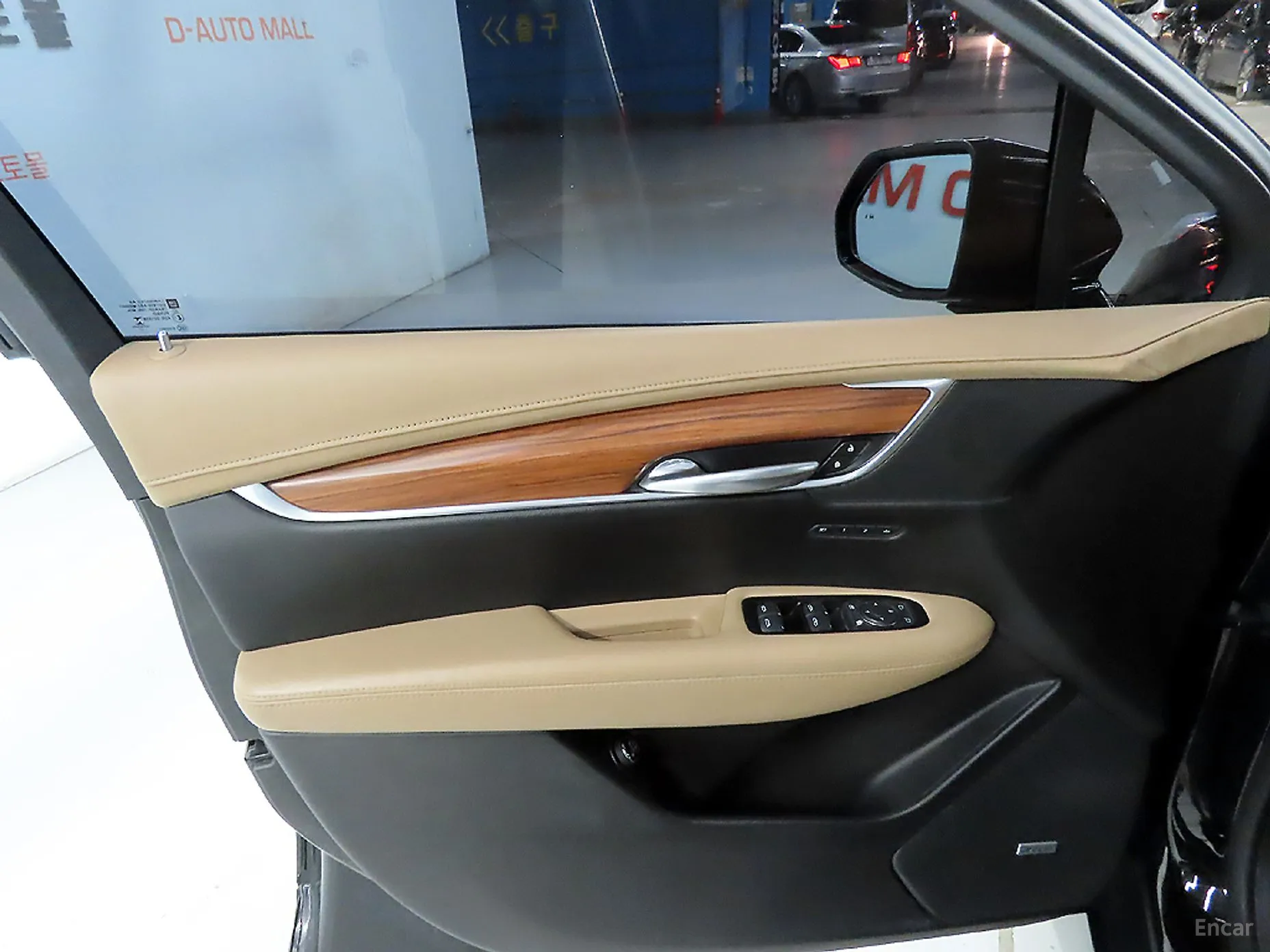 Cadillac XT5 превью 13