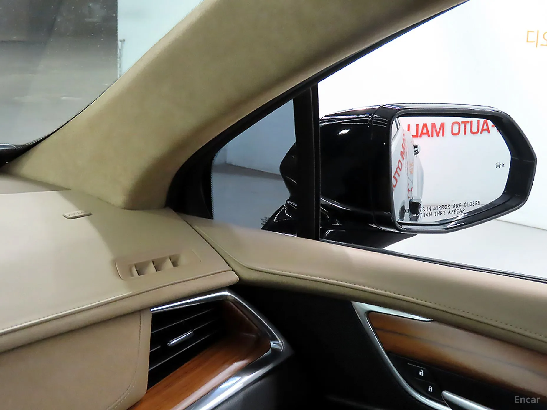 Cadillac XT5 превью 15