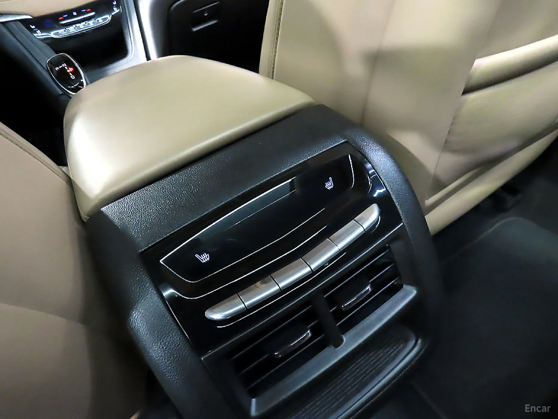 Cadillac XT5 превью 16