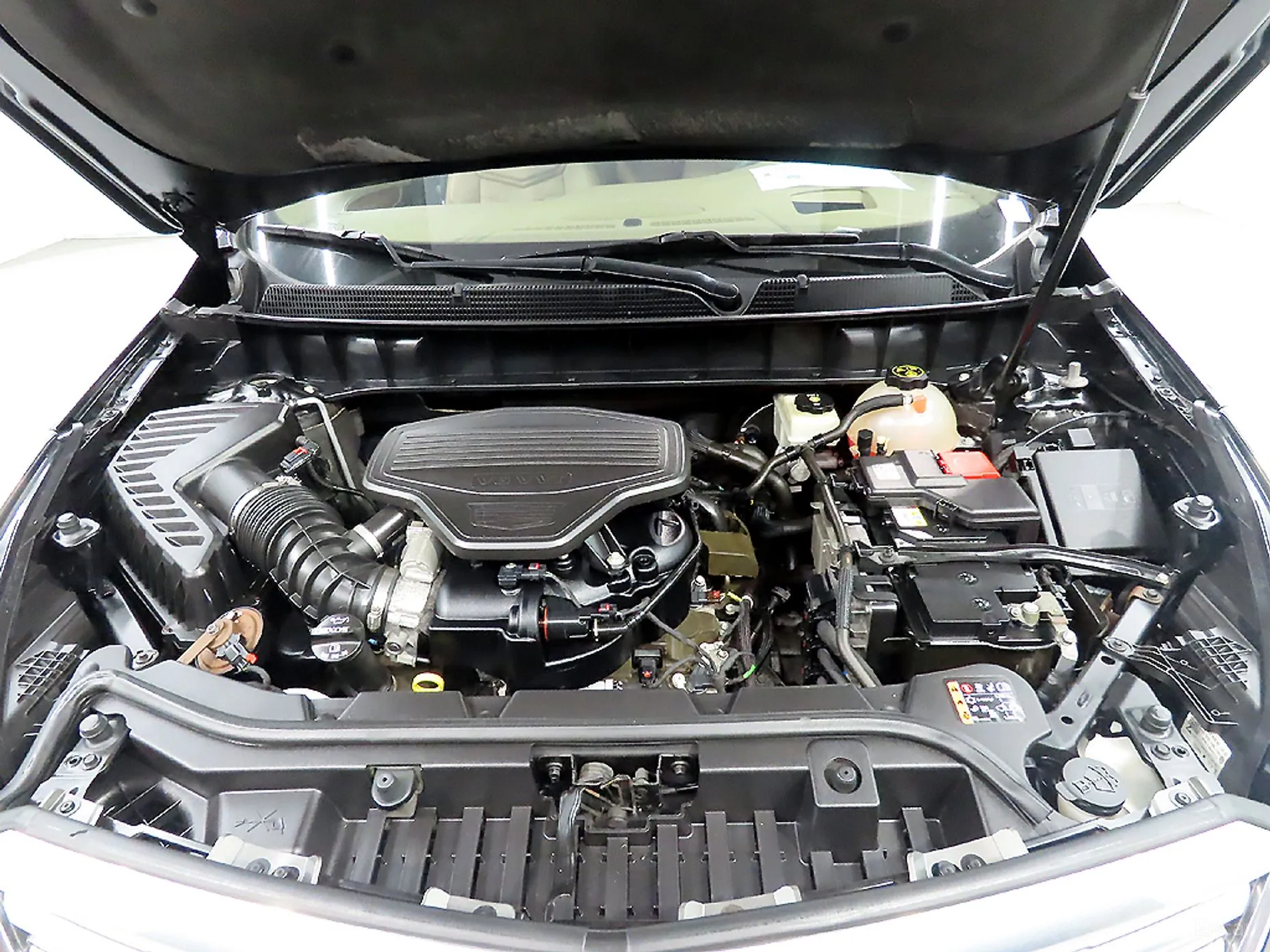 Cadillac XT5 превью 19