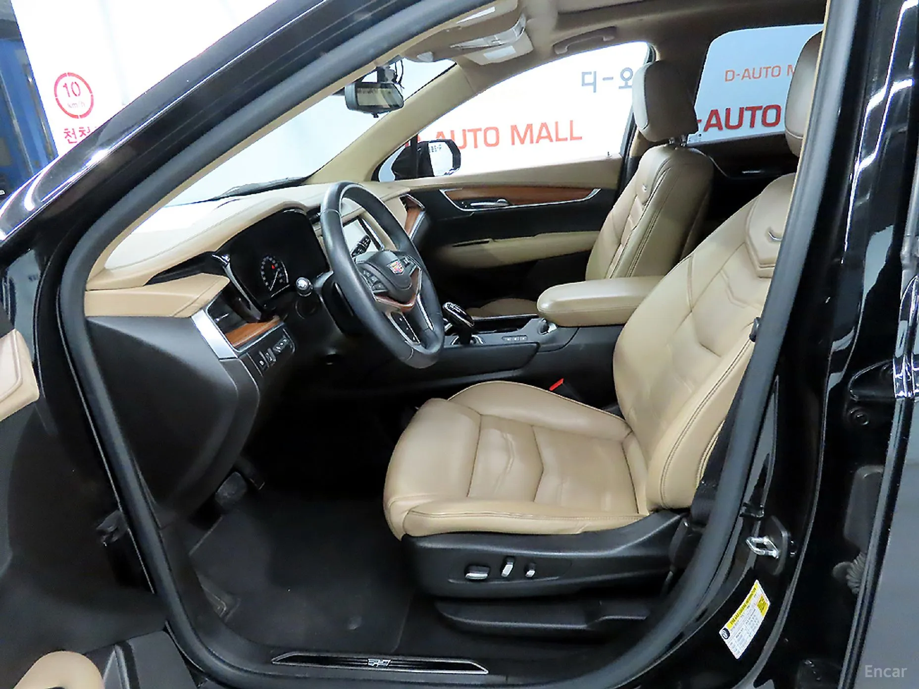 Cadillac XT5 превью 6