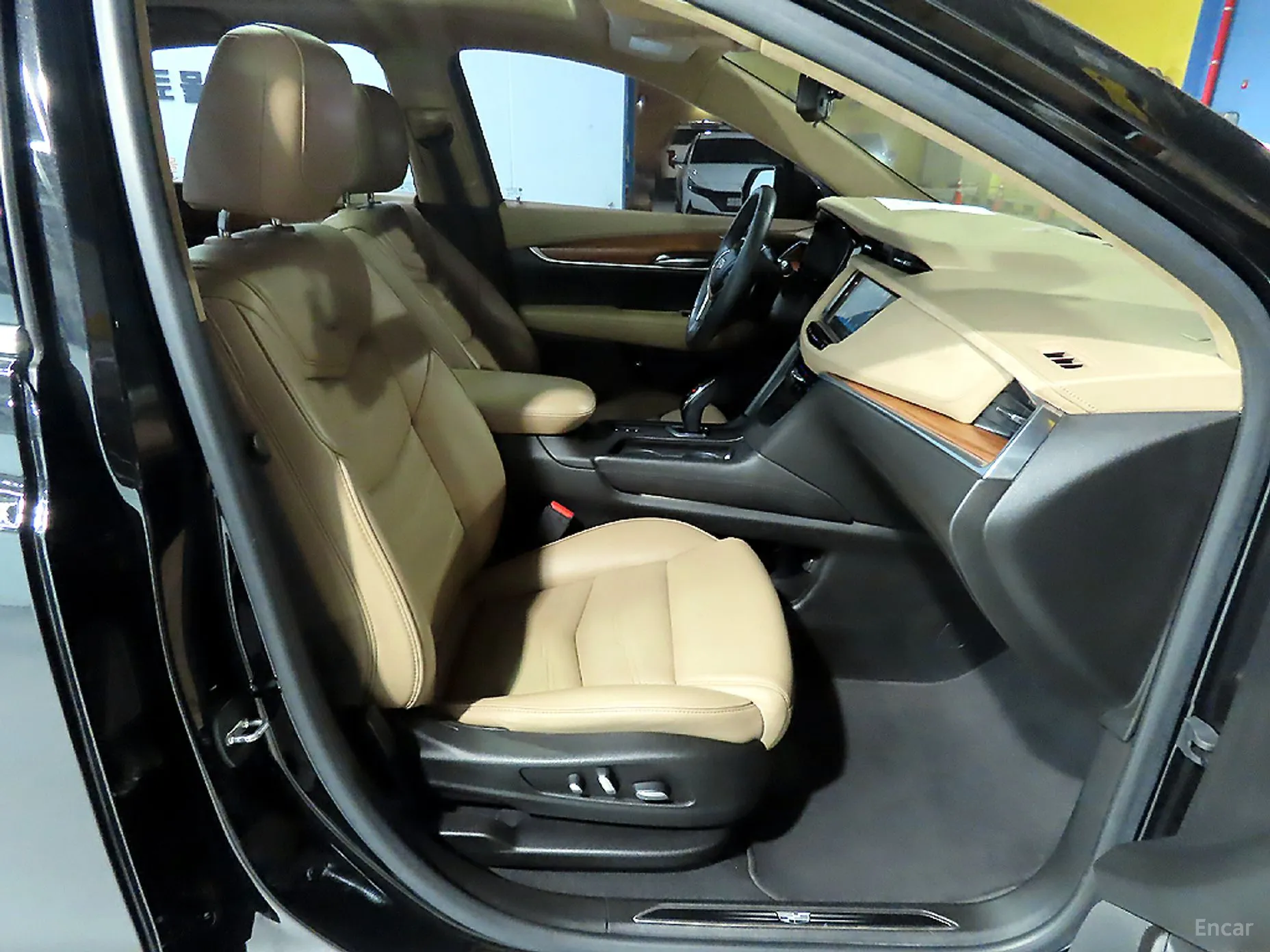Cadillac XT5 превью 7