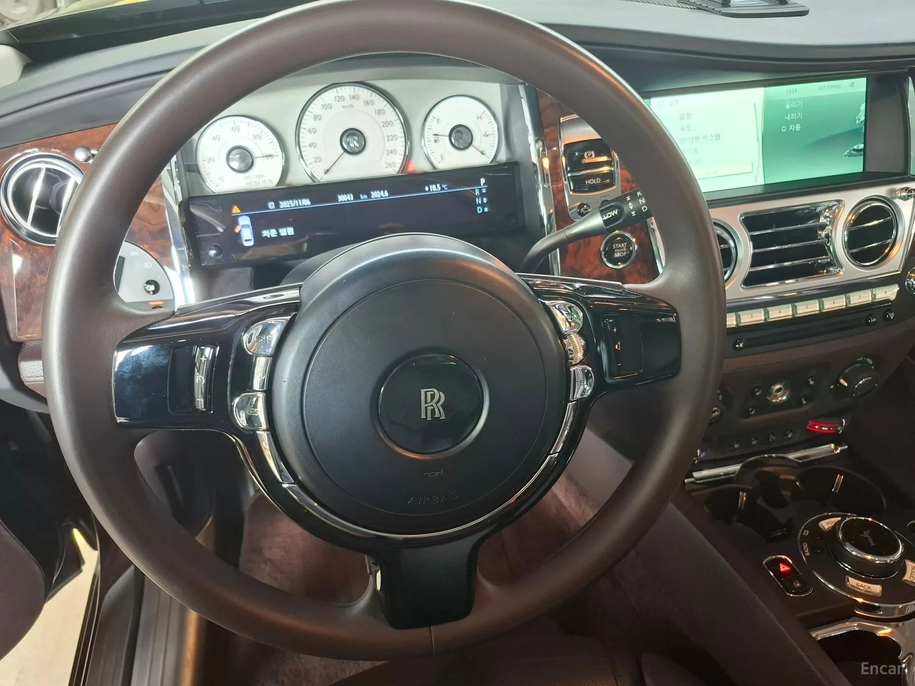 Rolls-Royce Ghost превью 12