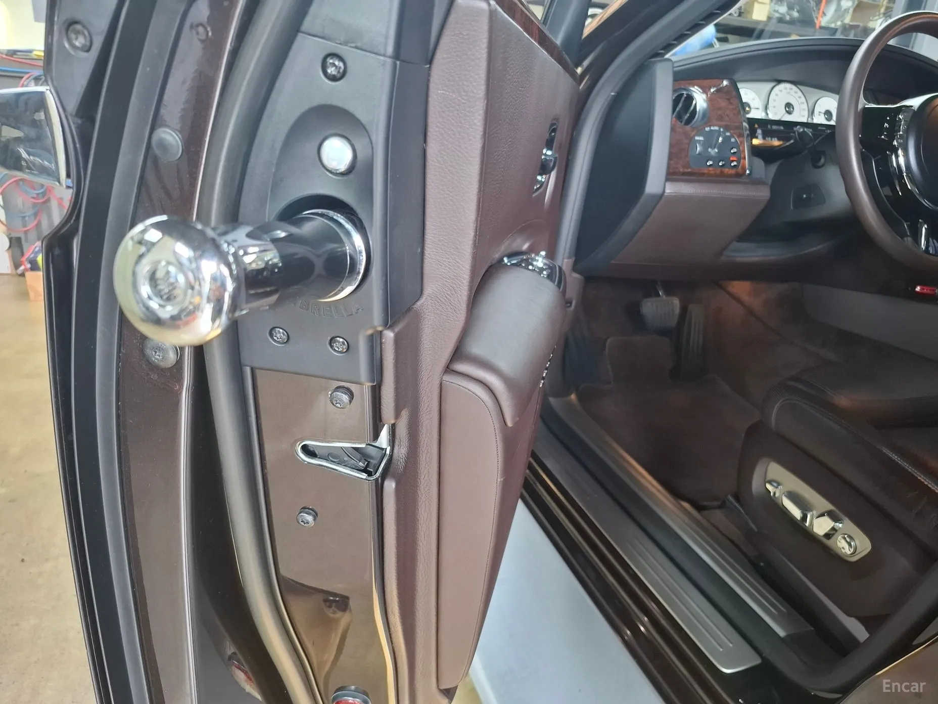 Rolls-Royce Ghost превью 15