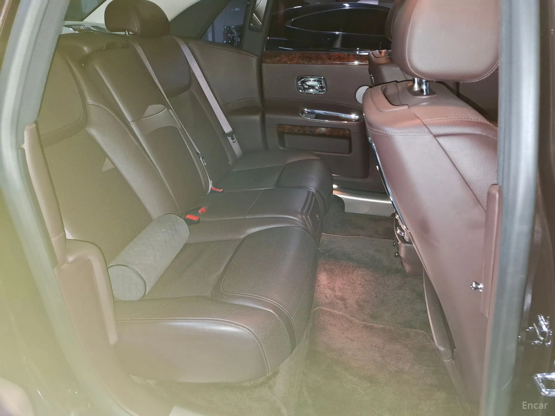 Rolls-Royce Ghost превью 17