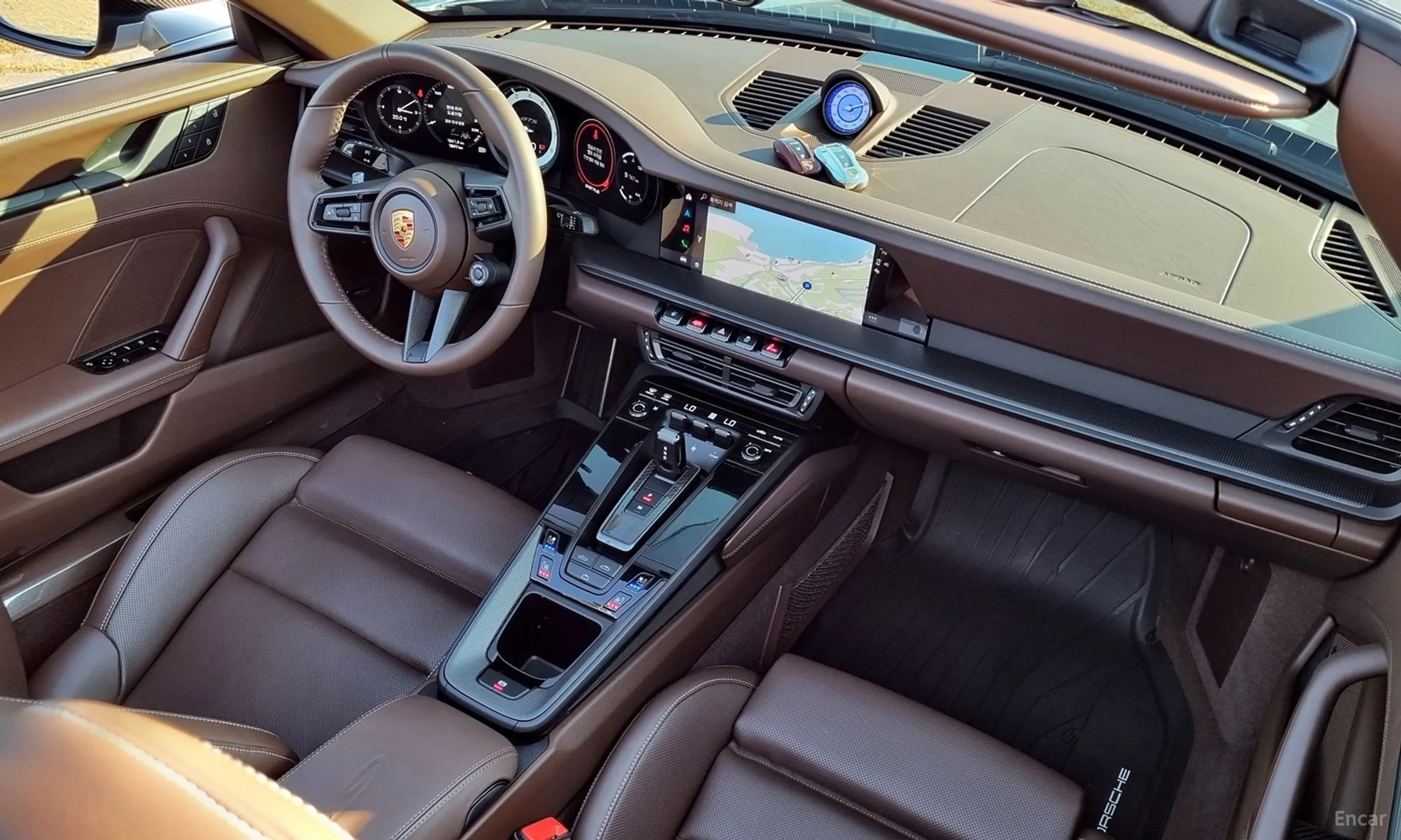 Porsche 911 (992) превью 13