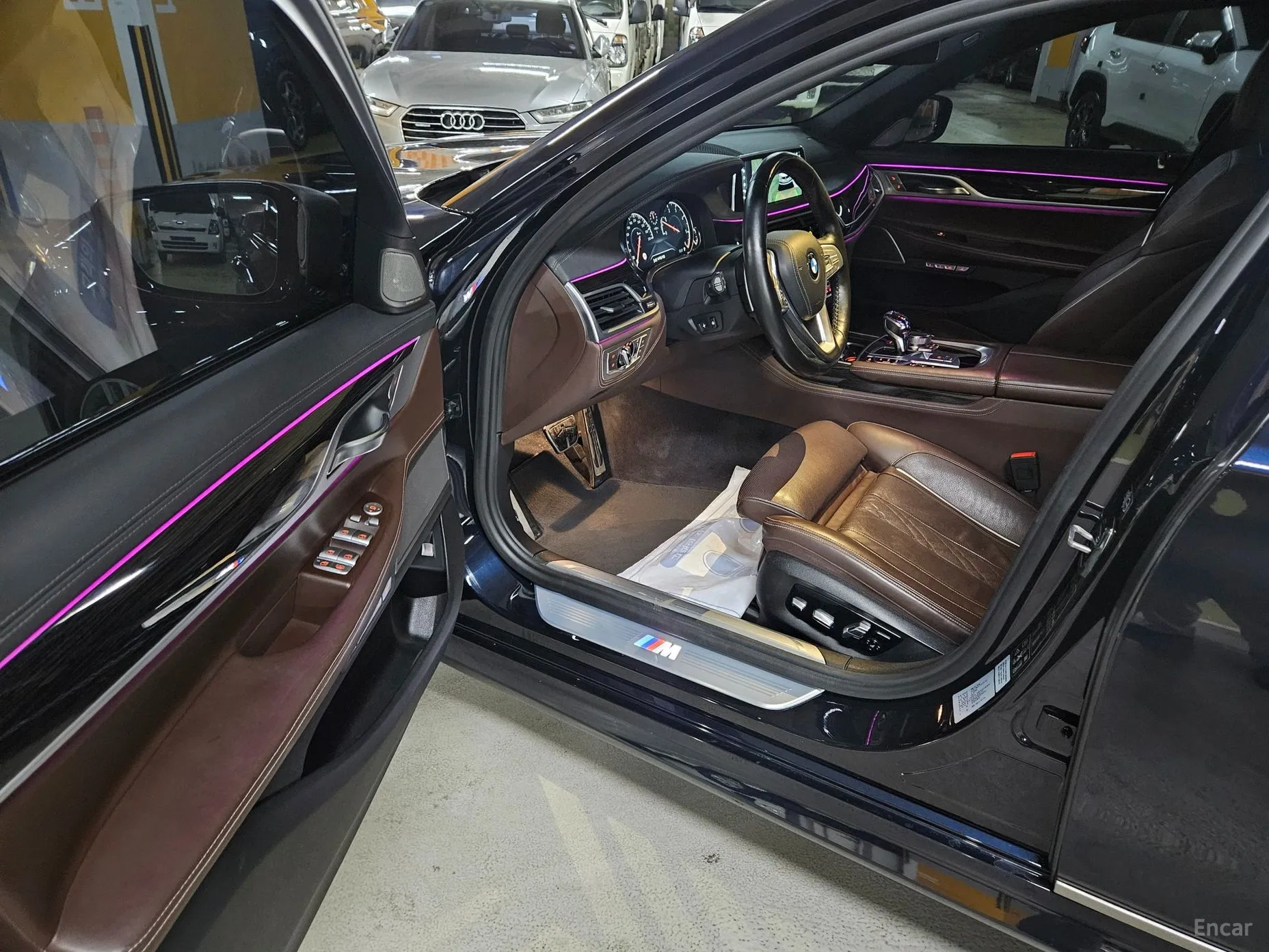 BMW 7 Series (G11) превью 19