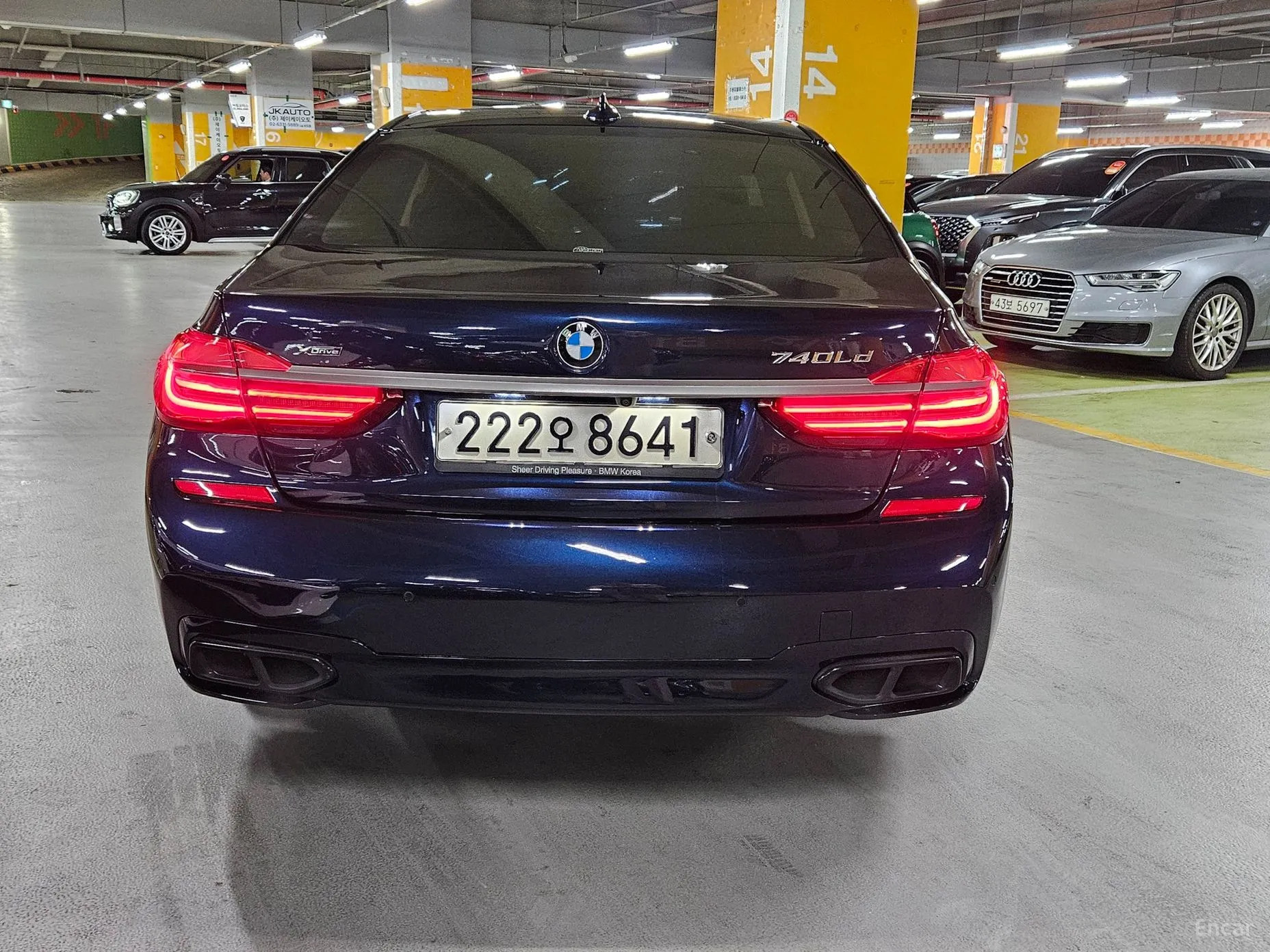 BMW 7 Series (G11) превью 4