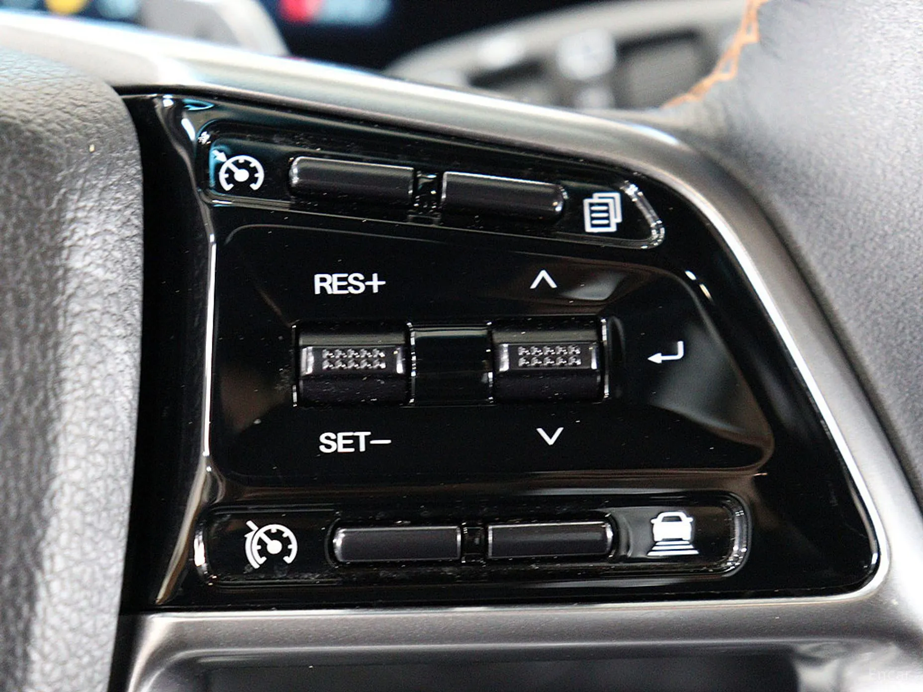KG Mobility (SsangYong) The New Torres превью 11