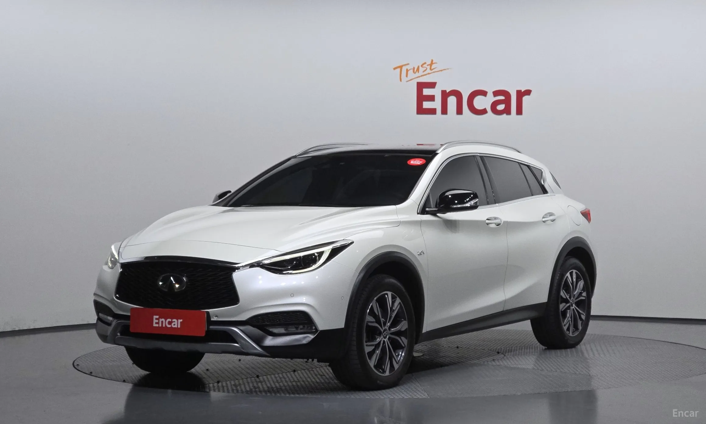 QX30