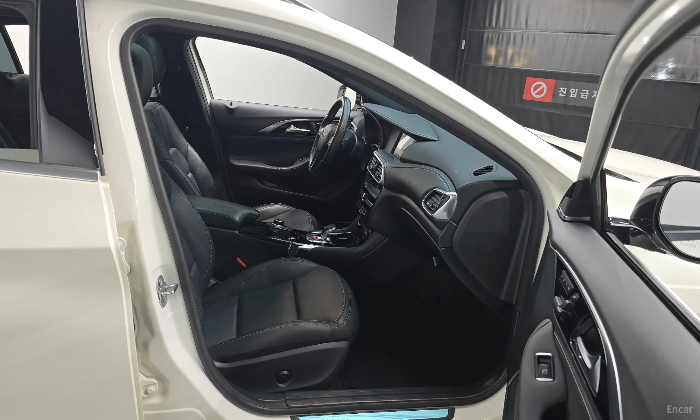 Infiniti QX30 превью 10
