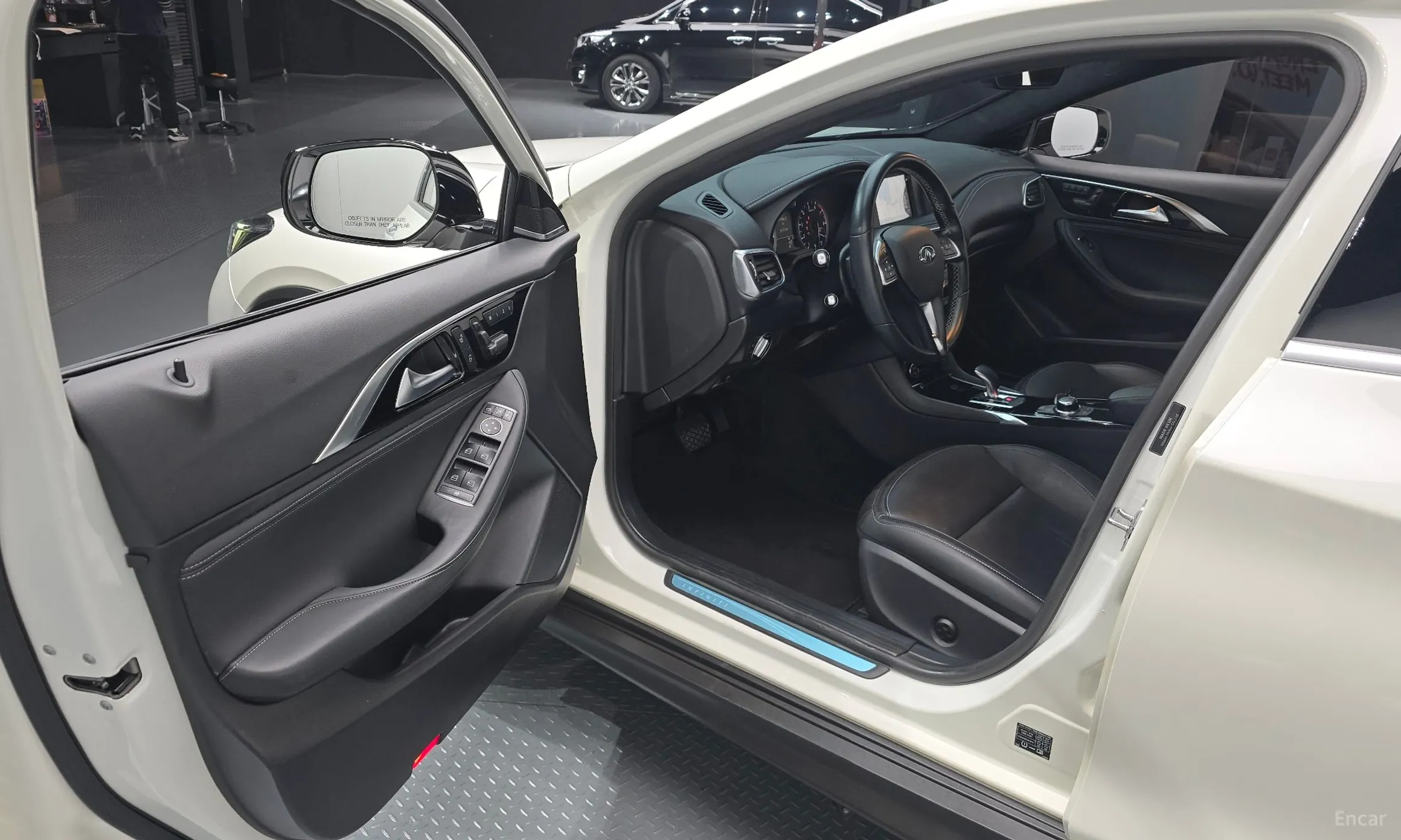 Infiniti QX30 превью 11