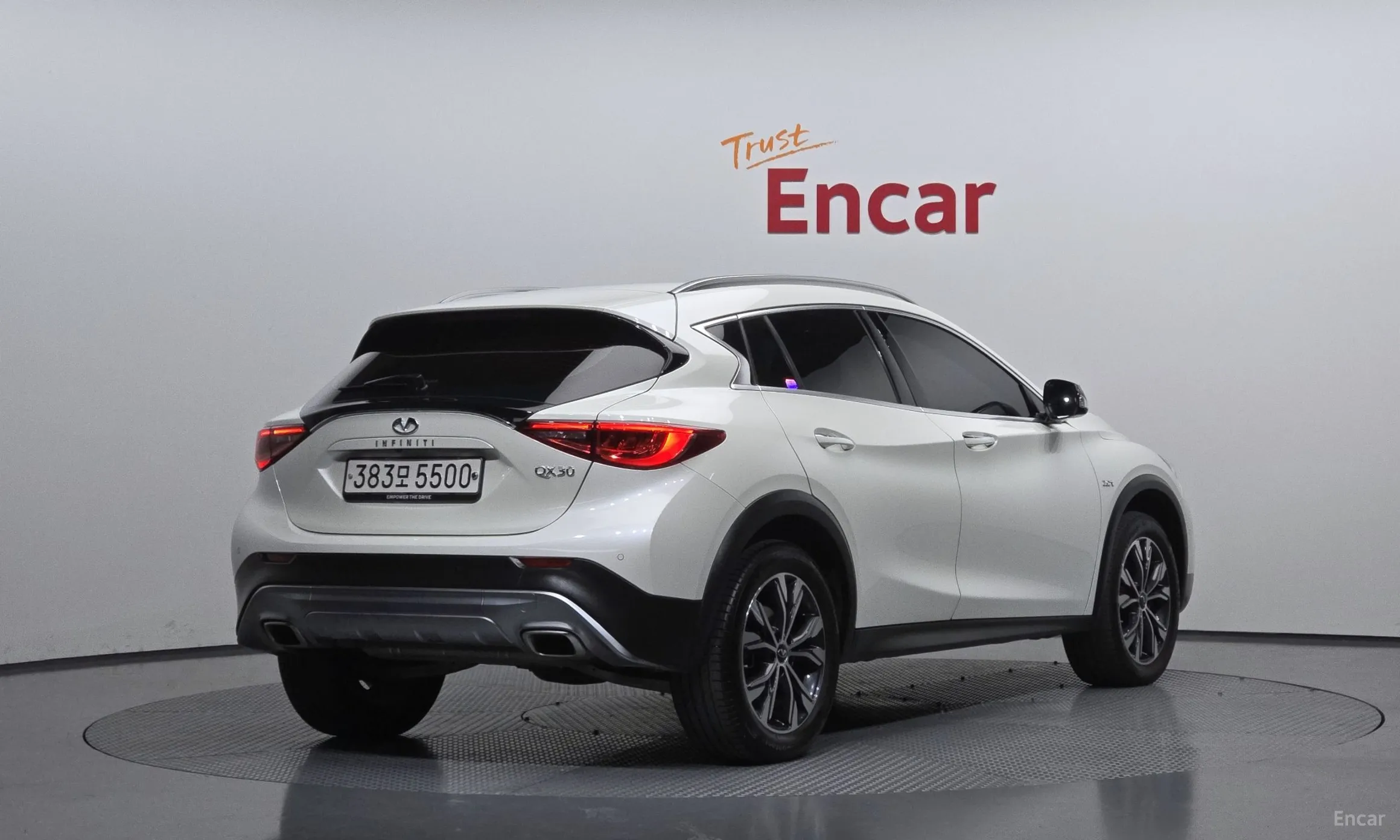 Infiniti QX30 превью 2