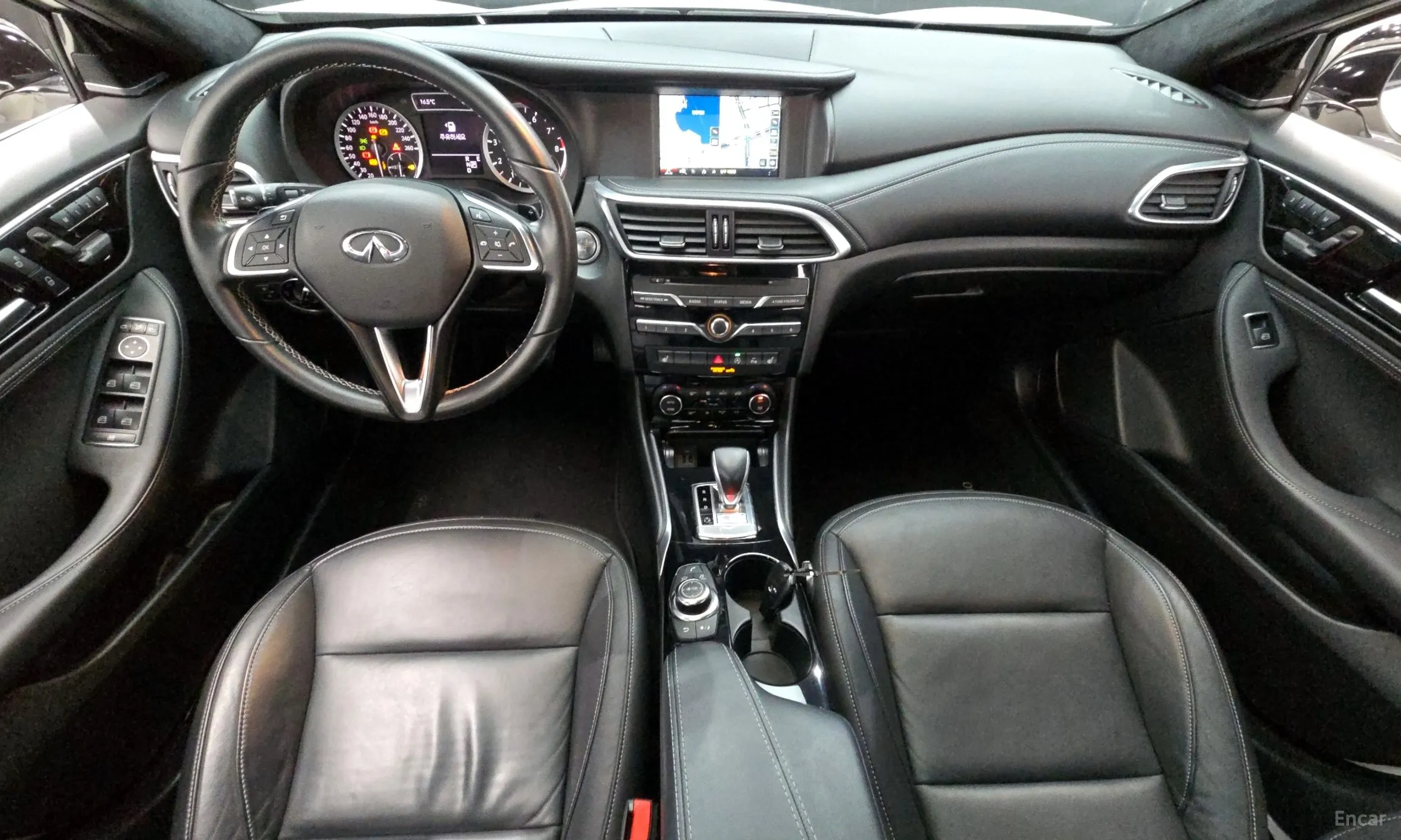 Infiniti QX30 превью 7
