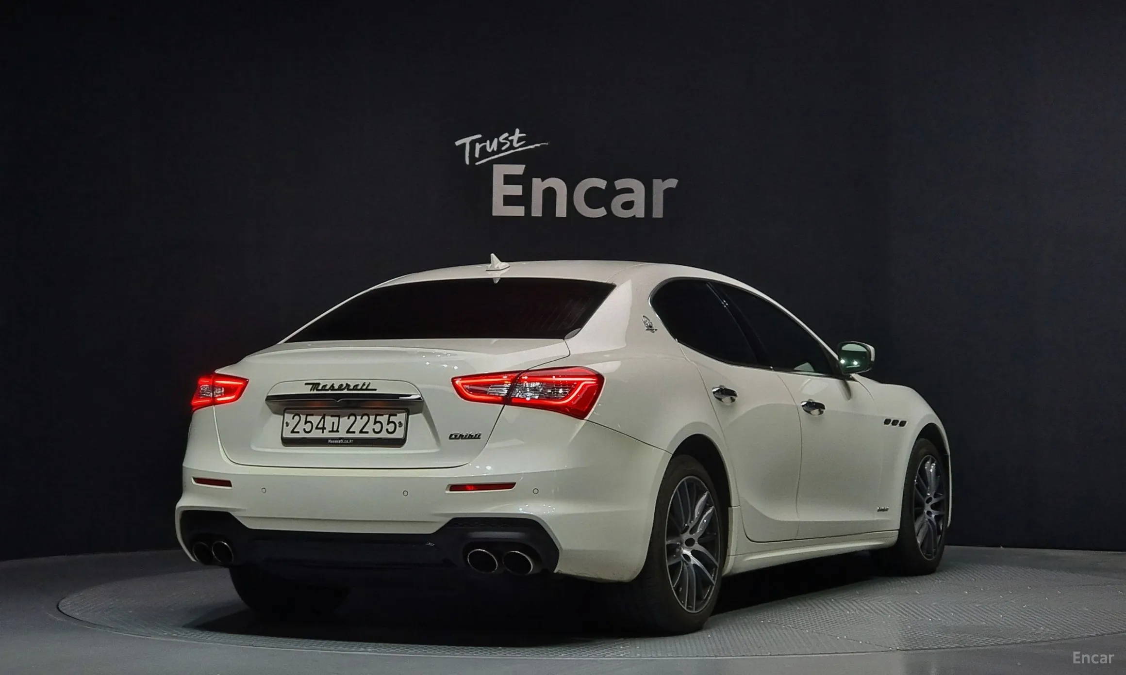 Maserati Ghibli превью 2