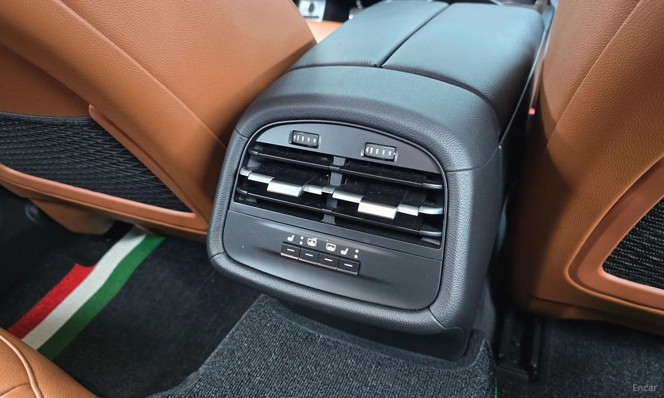 Maserati Ghibli превью 19