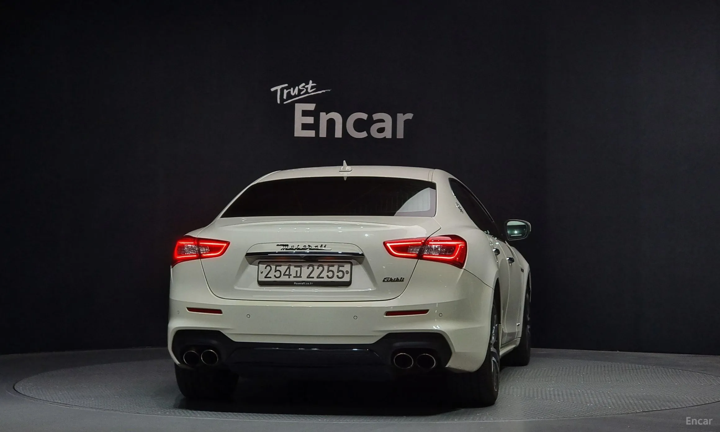 Maserati Ghibli превью 4
