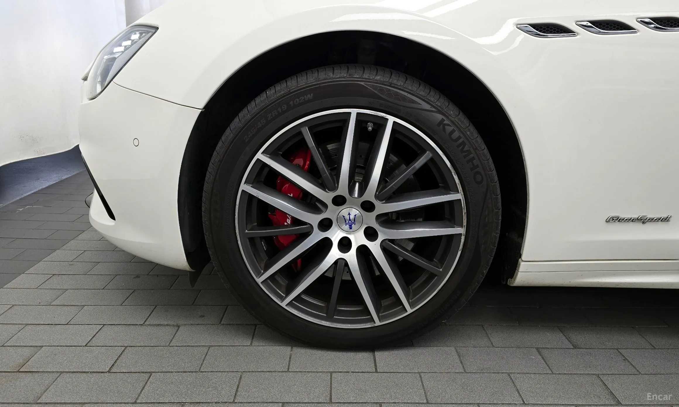 Maserati Ghibli превью 5