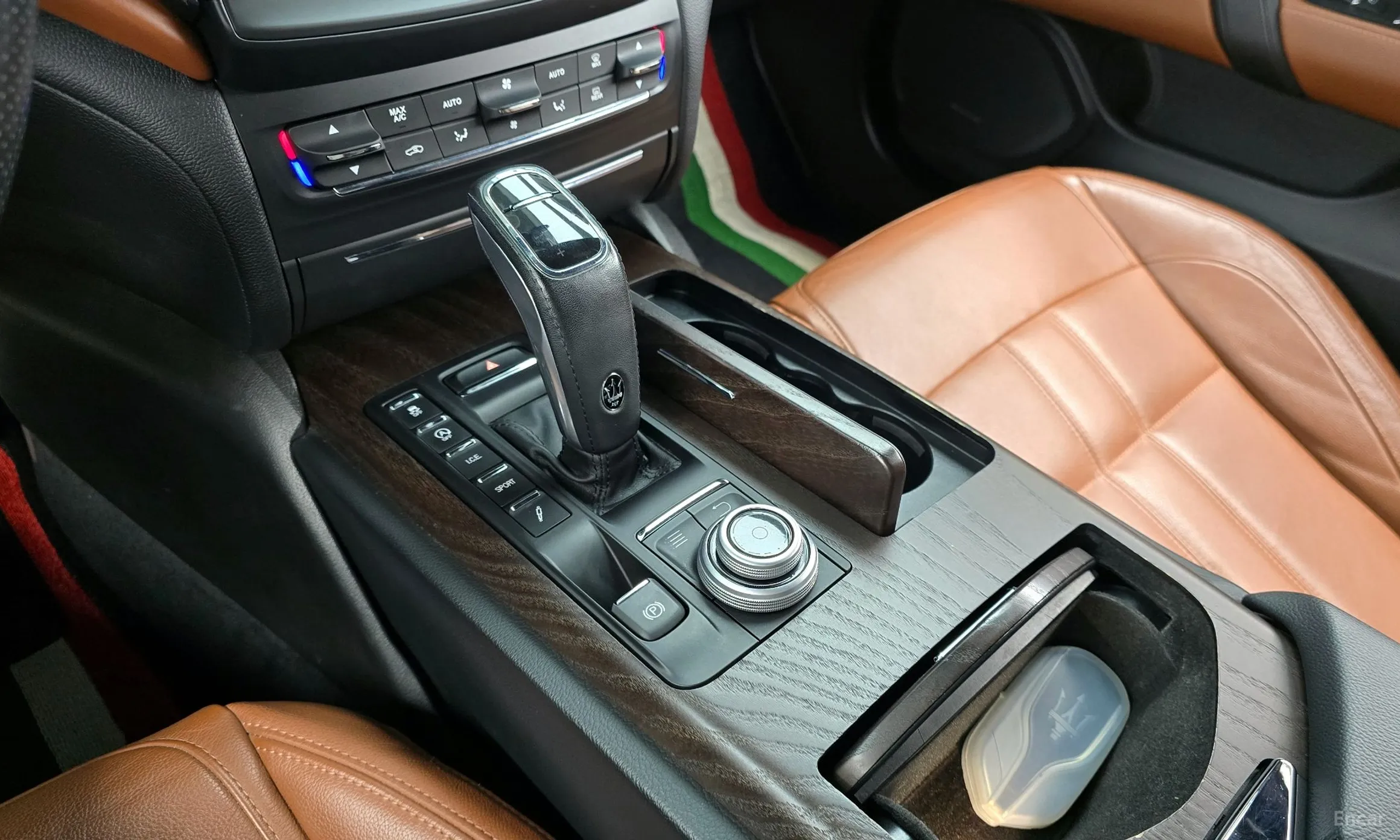 Maserati Ghibli превью 9