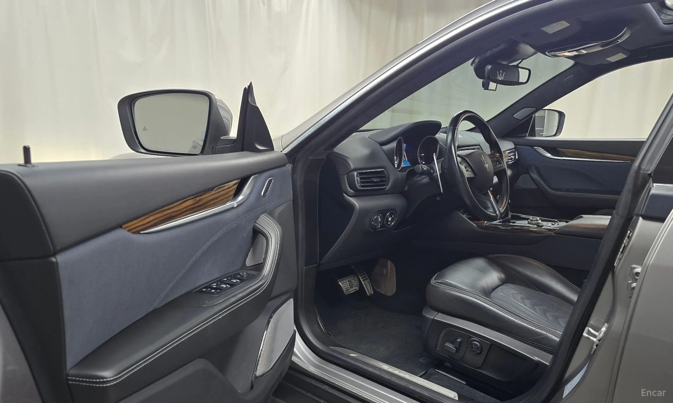 Maserati Levante превью 10