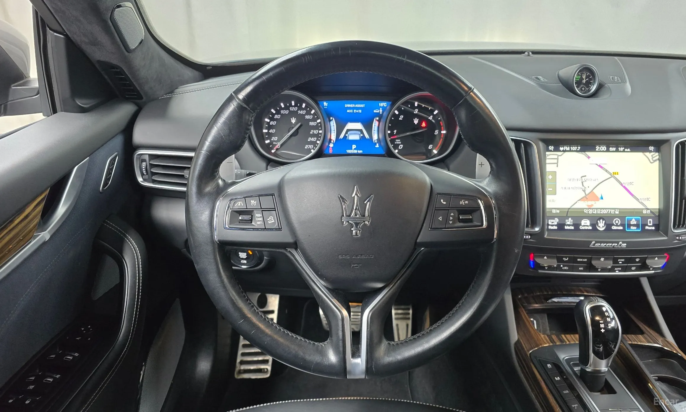 Maserati Levante превью 13