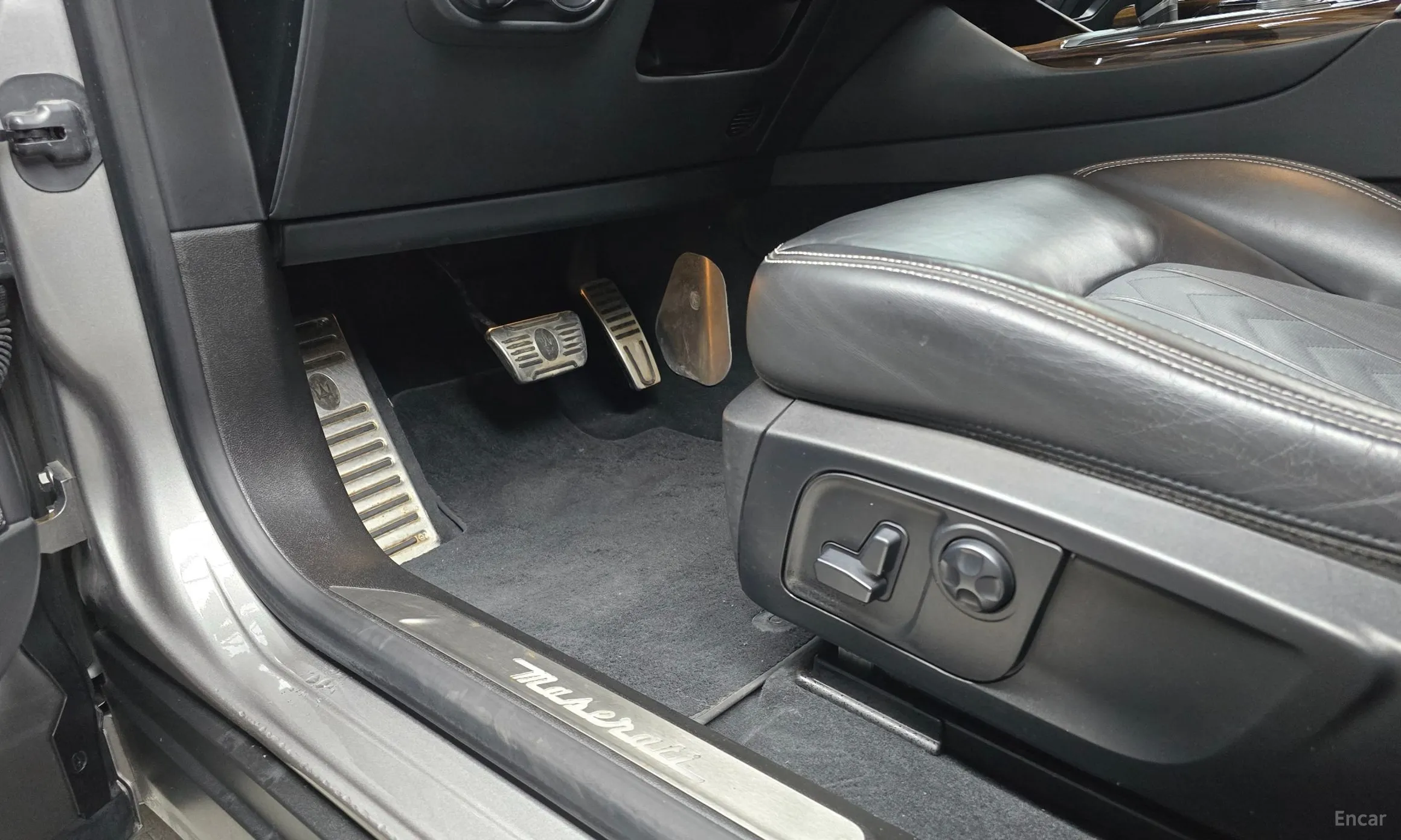 Maserati Levante превью 18