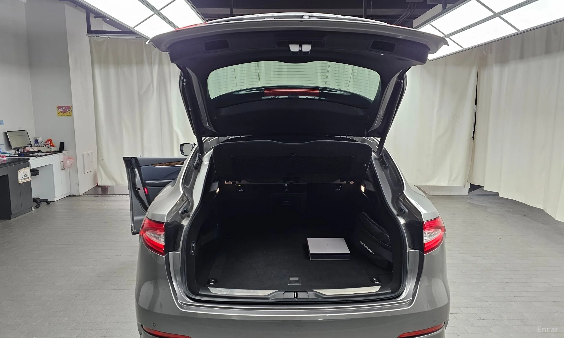 Maserati Levante превью 20