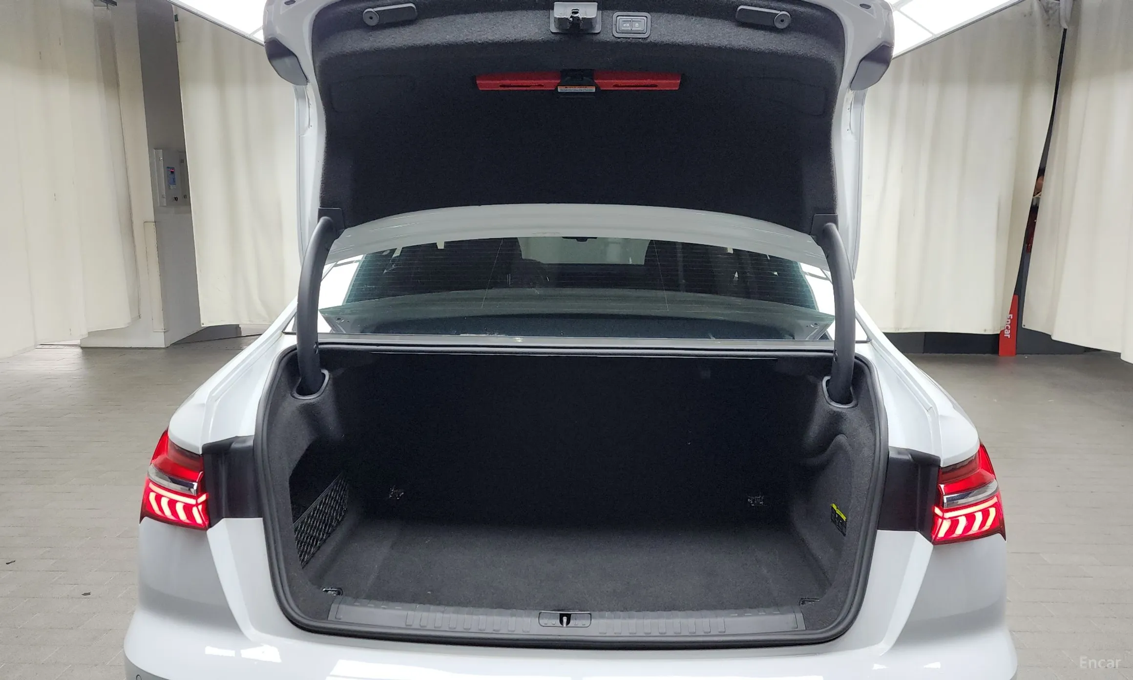 Audi A6 (C8) превью 20