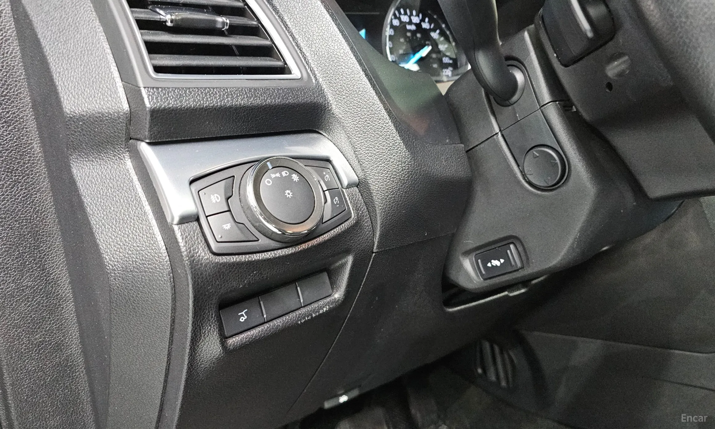 Ford Explorer превью 13