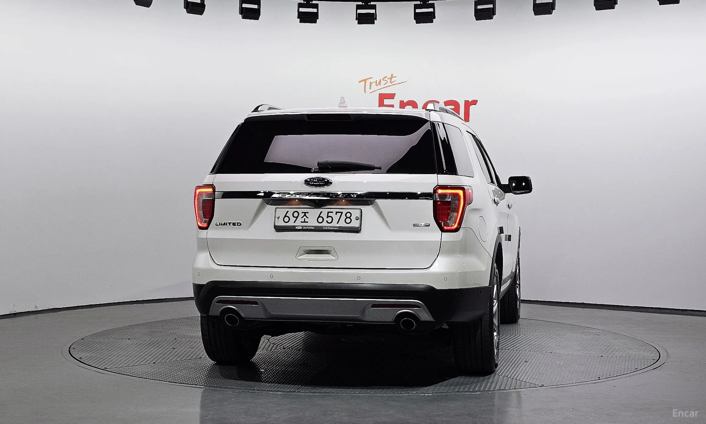 Ford Explorer превью 4