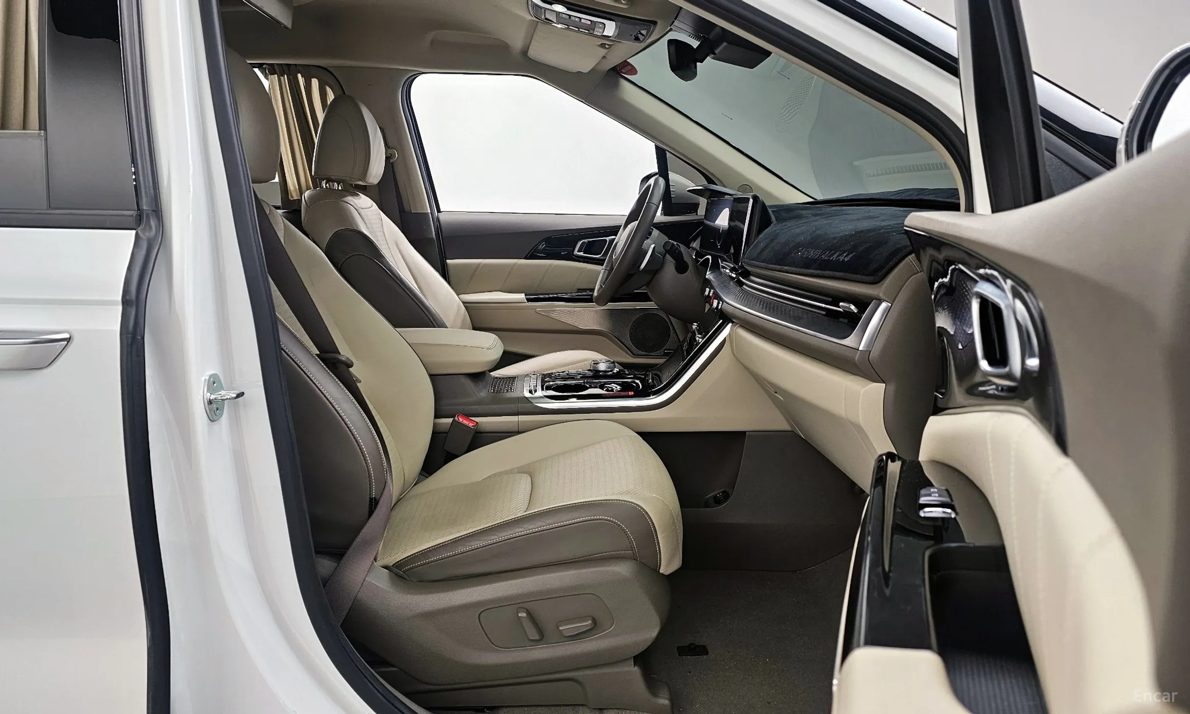Kia Carnival Gen 4 превью 10
