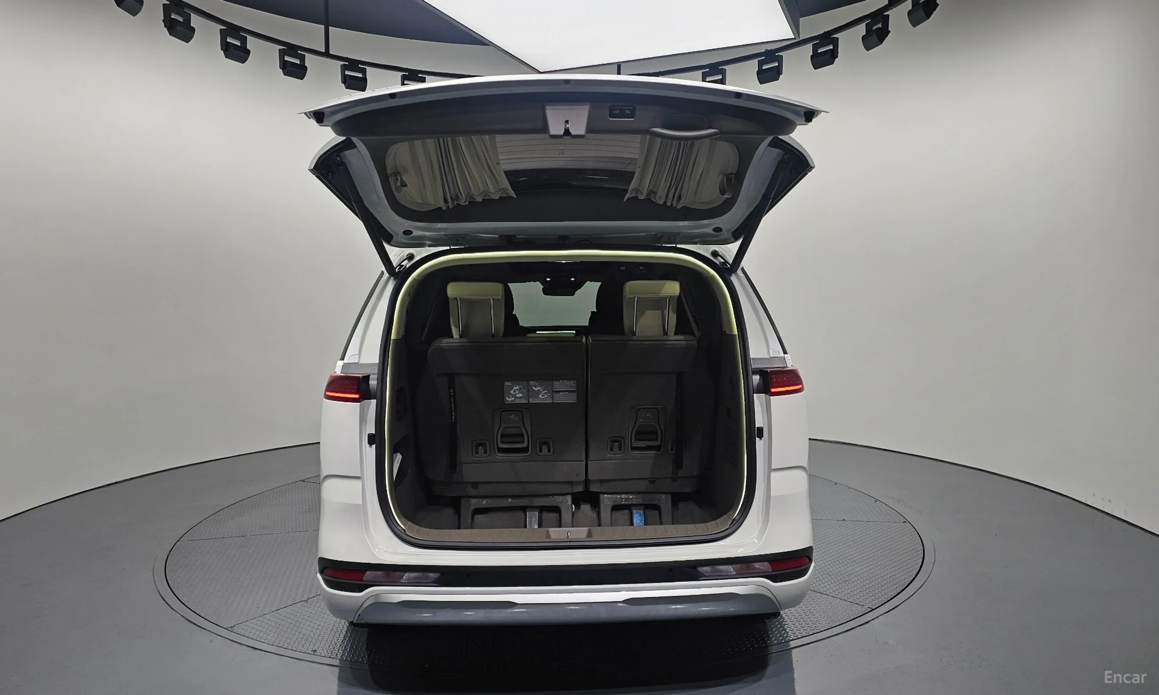 Kia Carnival Gen 4 превью 20