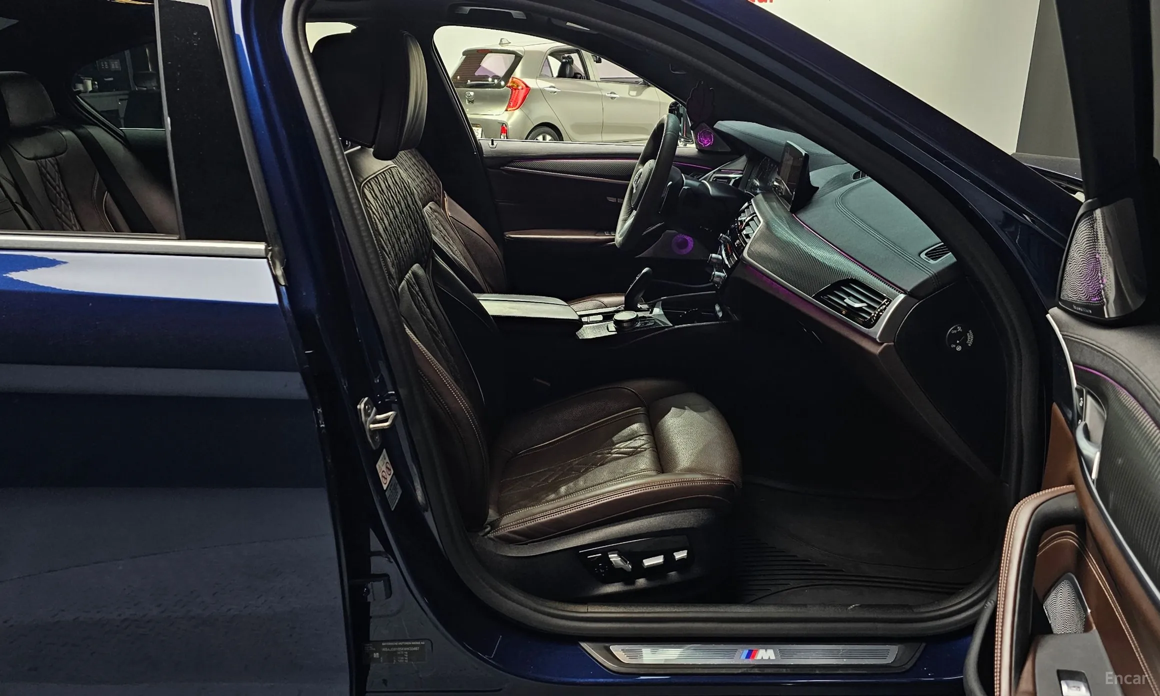 BMW 5 Series (G30) превью 11