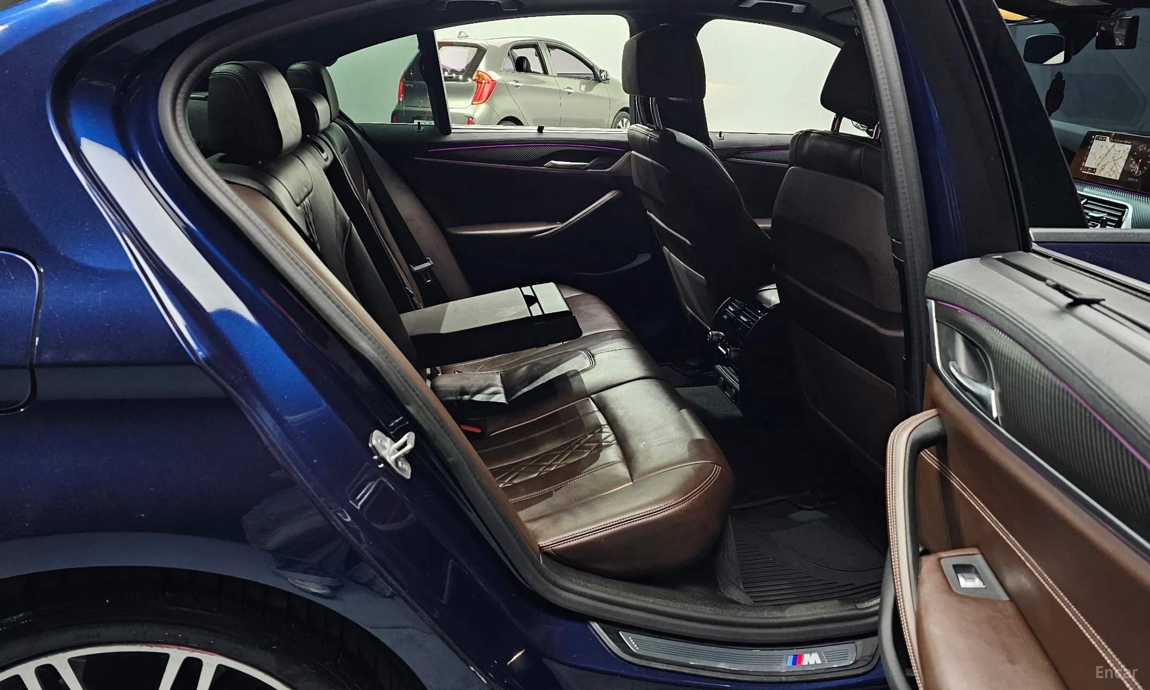 BMW 5 Series (G30) превью 12